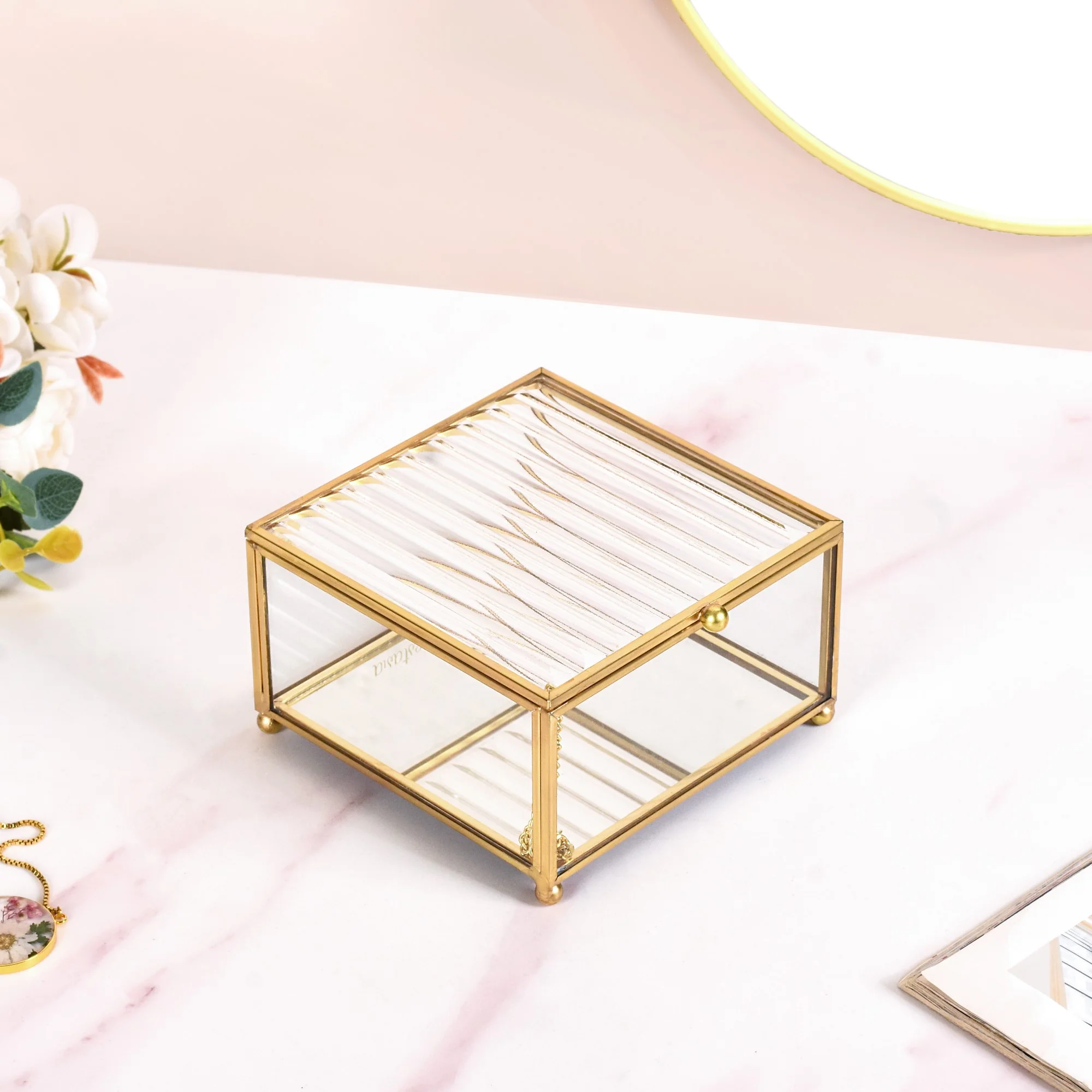 Luxe Fluted Lid Glass Vanity Box - Image 8