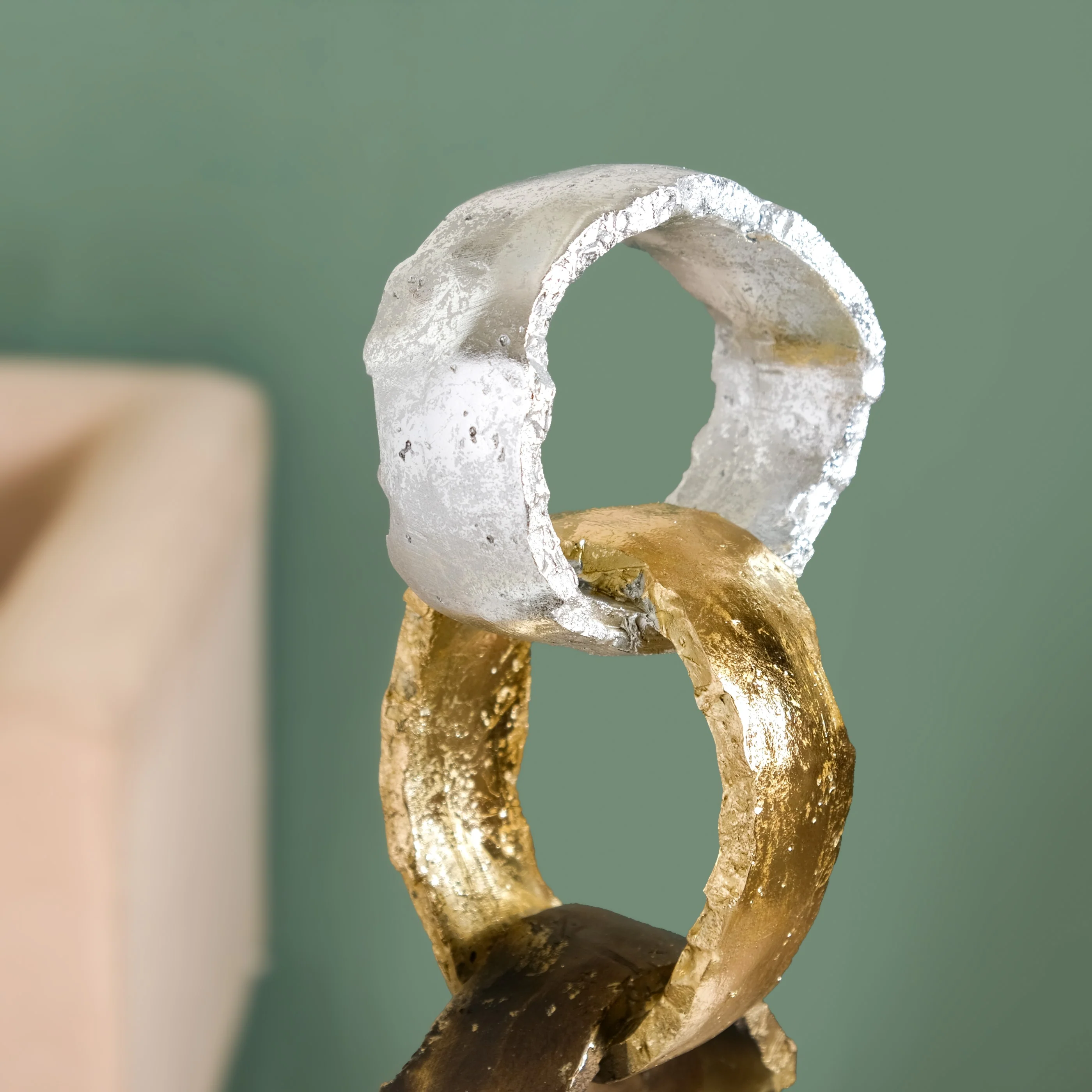 Luxe Linked Hoops Decor - Image 5