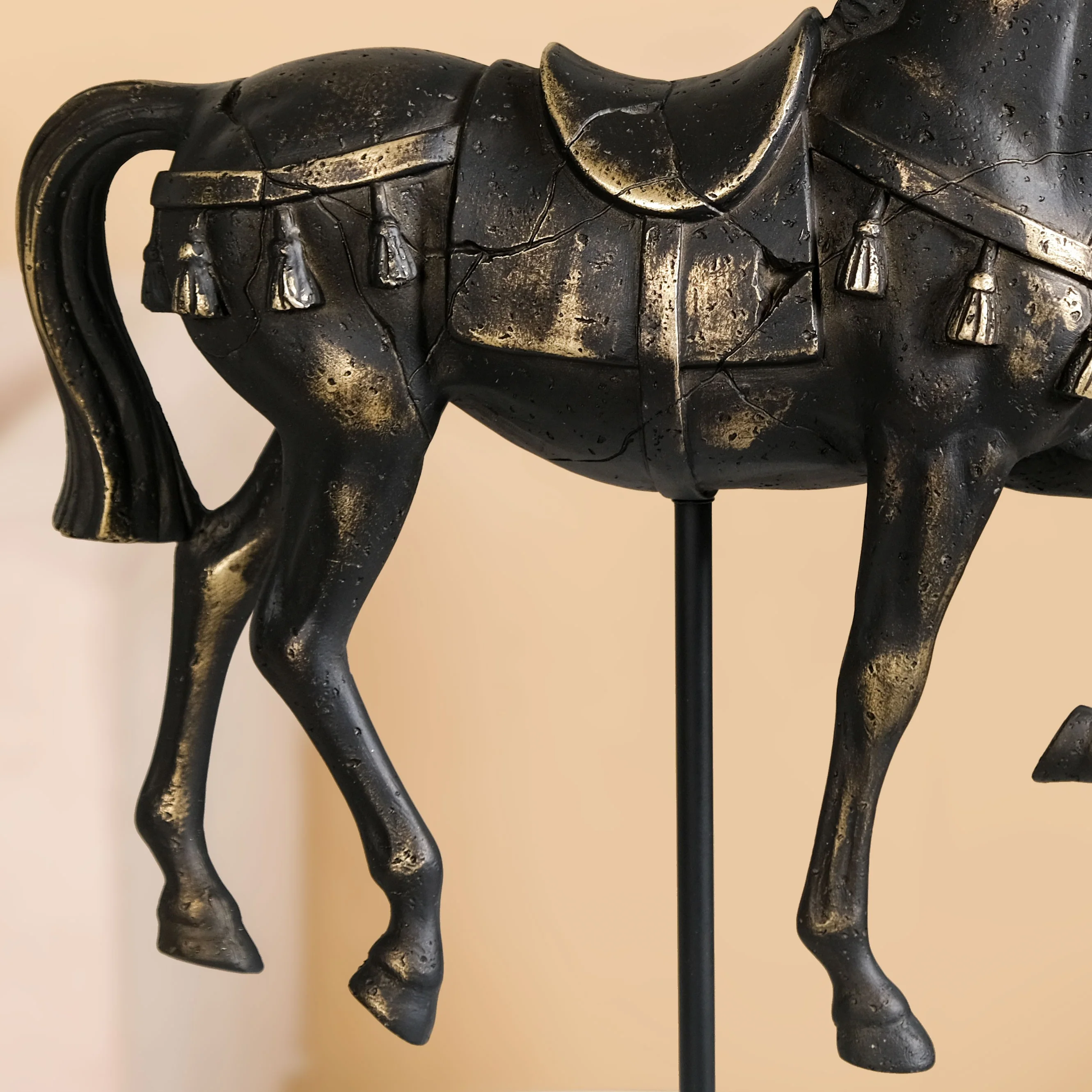 Majestic Horse Trot Showpiece - Image 8