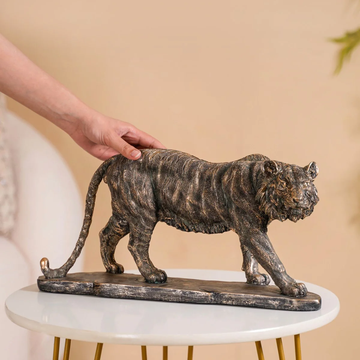 Majestic Tiger Showpiece For Room Decor Large - Image 3