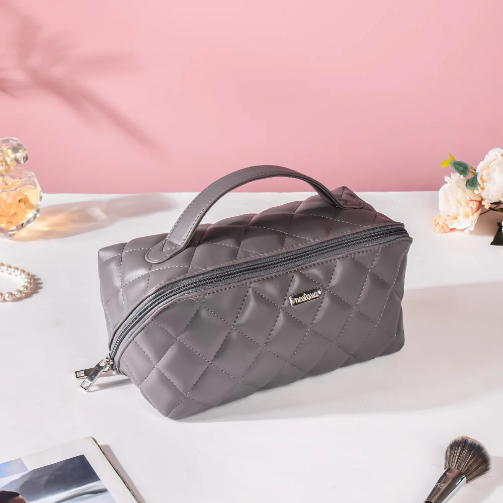 Makeup Pouch Large Capacity Quilted Grey - Image 2
