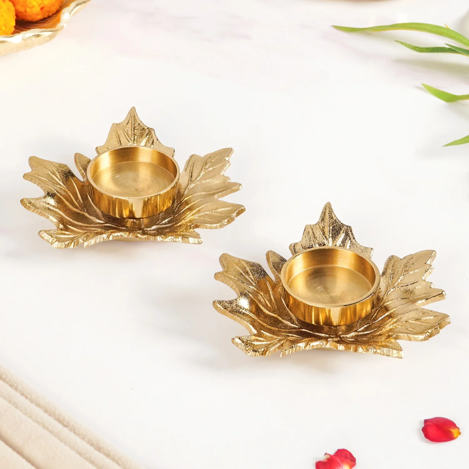 Maple Glow Aluminium Tealight Holder Set Of 2 In Festive Gift Box - Image 10