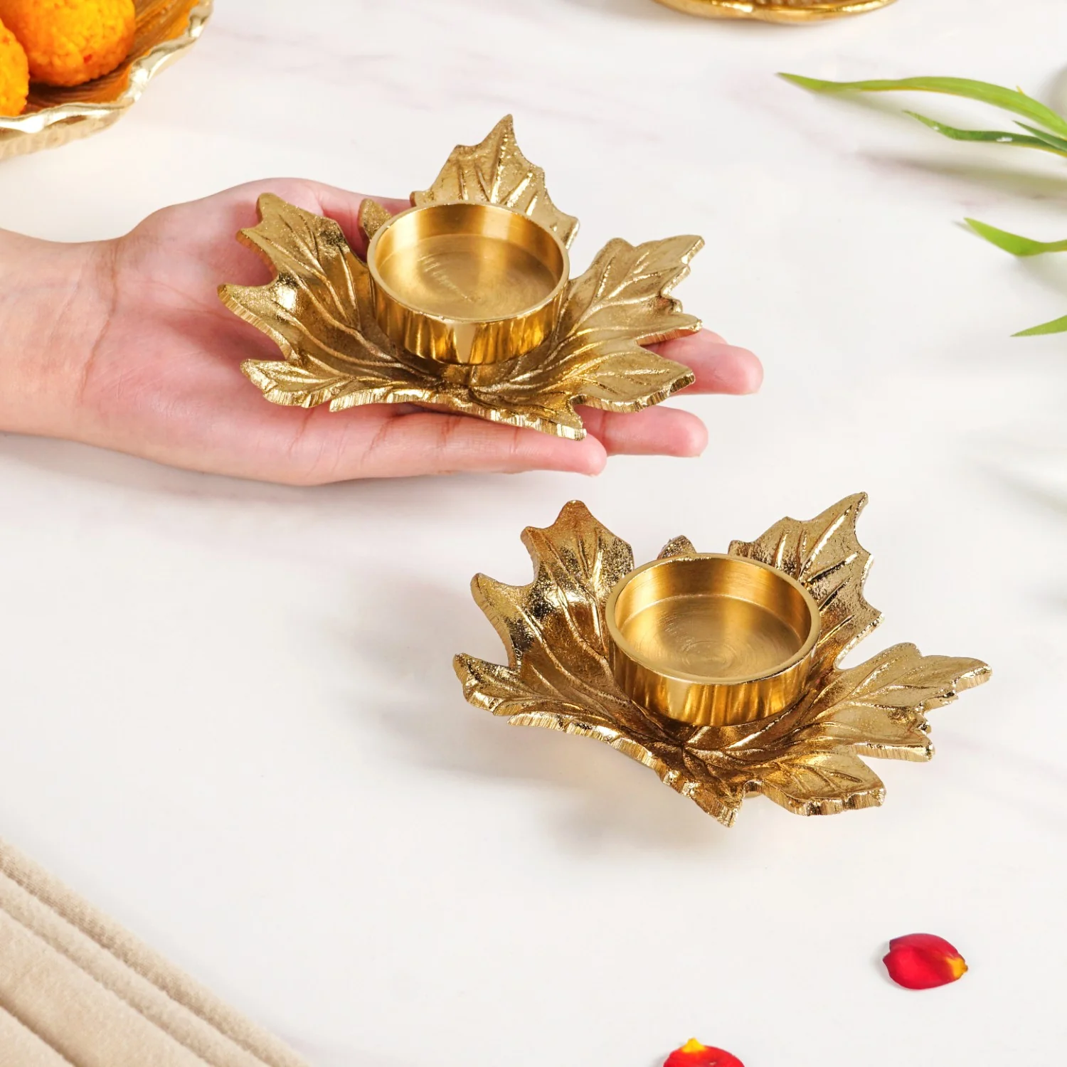 Maple Glow Aluminium Tealight Holder Set Of 2 In Festive Gift Box - Image 5