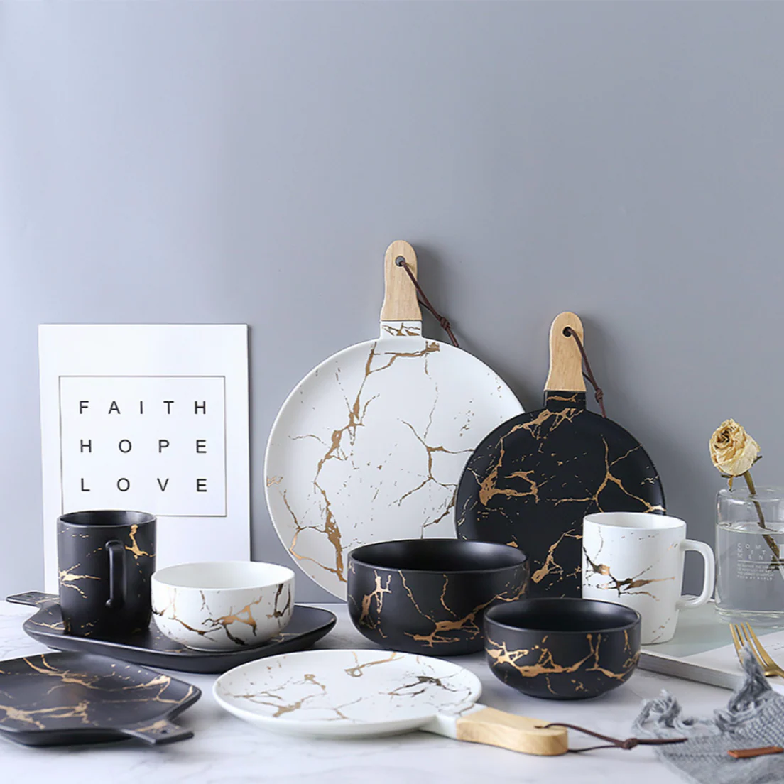White Marble Gold Detailed Platter With Handle - Image 5