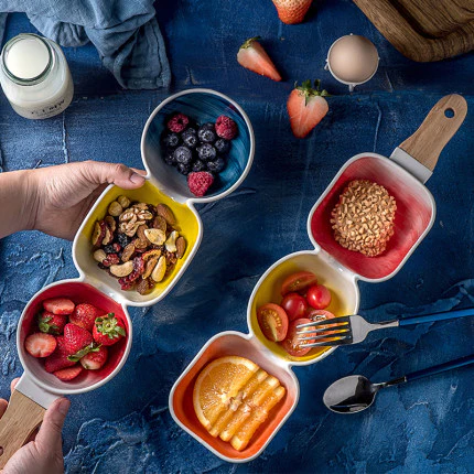 MERRY 3 part snack bowl with wooden handle - blue, yellow & red - Image 4