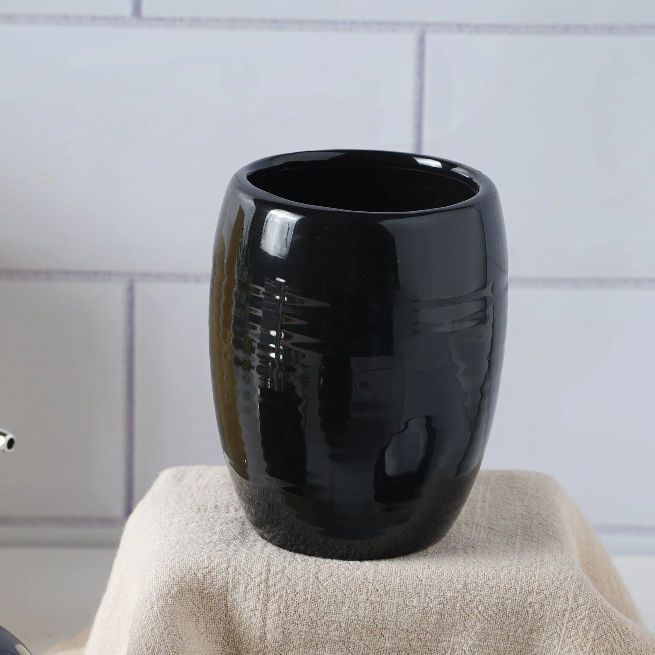 Midnight Black Bath Essentials - Image 6