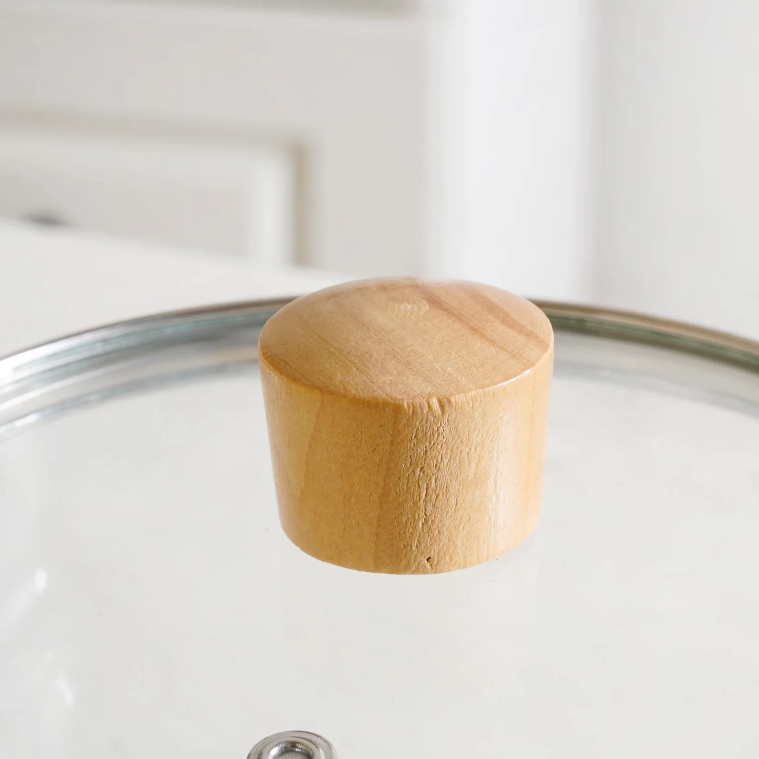 Minimalist Glass Saucepan With Wooden Handle And Lid 1800ml - Image 6