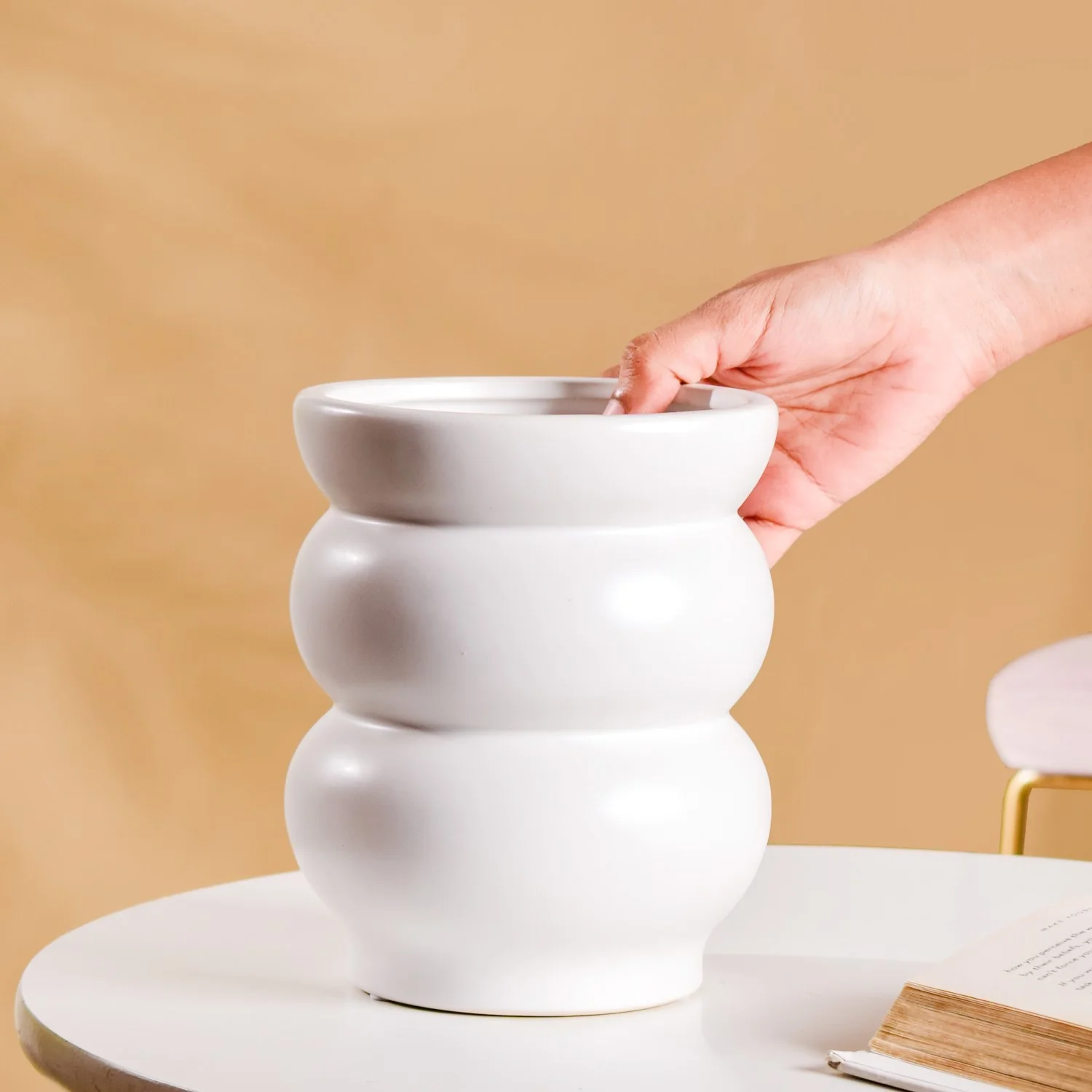 Minimalistic Spiral Flower Vase White - Image 2