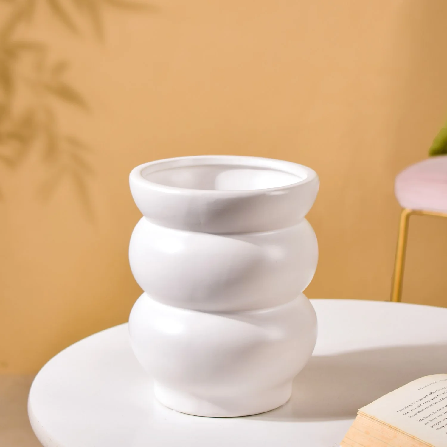 Minimalistic Spiral Flower Vase White - Image 5