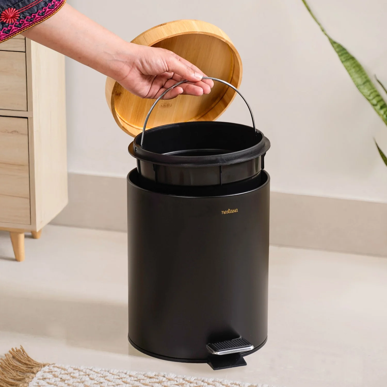 Modbin Dustbin With Detachable Bucket Black 5000ml - Image 4