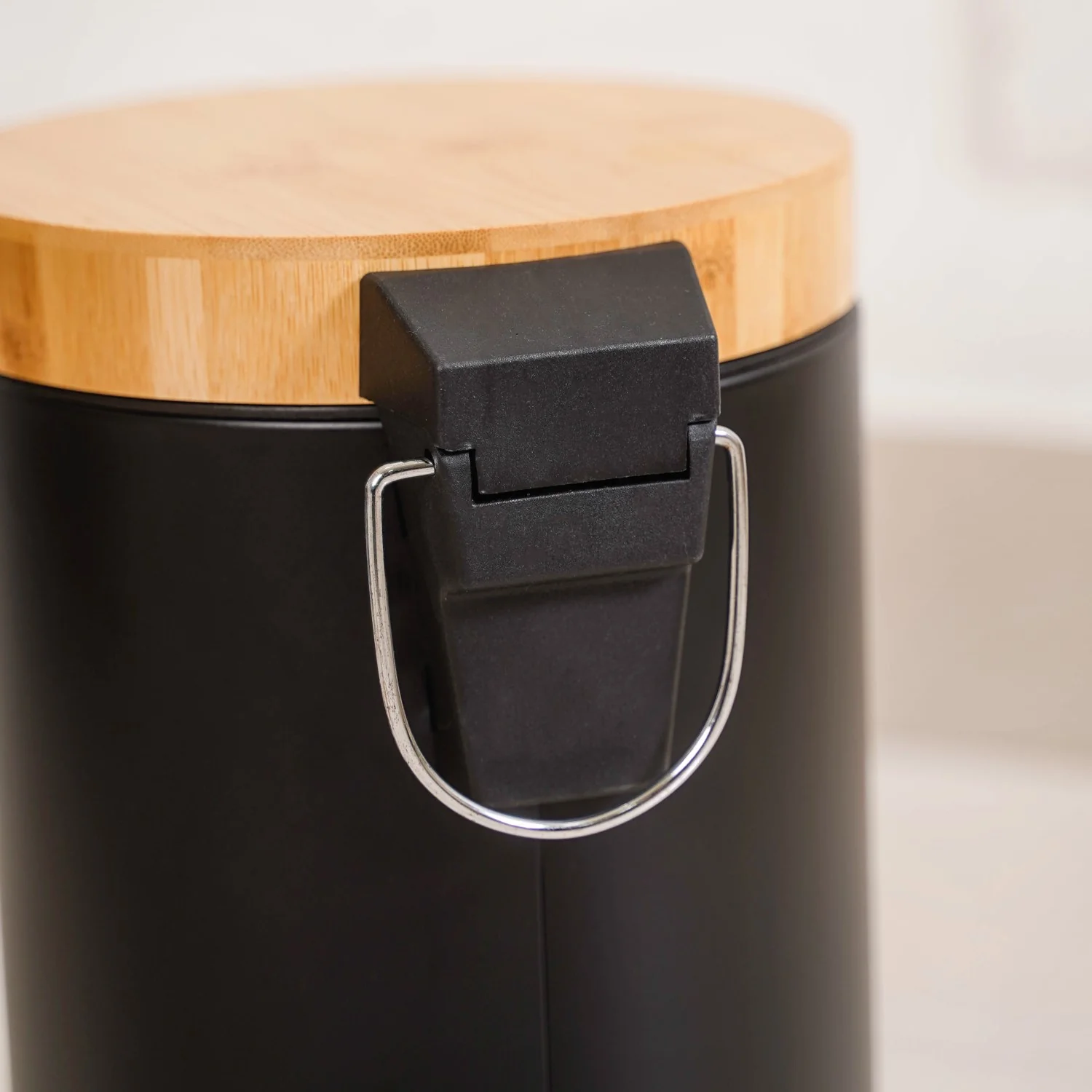 Modbin Dustbin With Detachable Bucket Black 5000ml - Image 9
