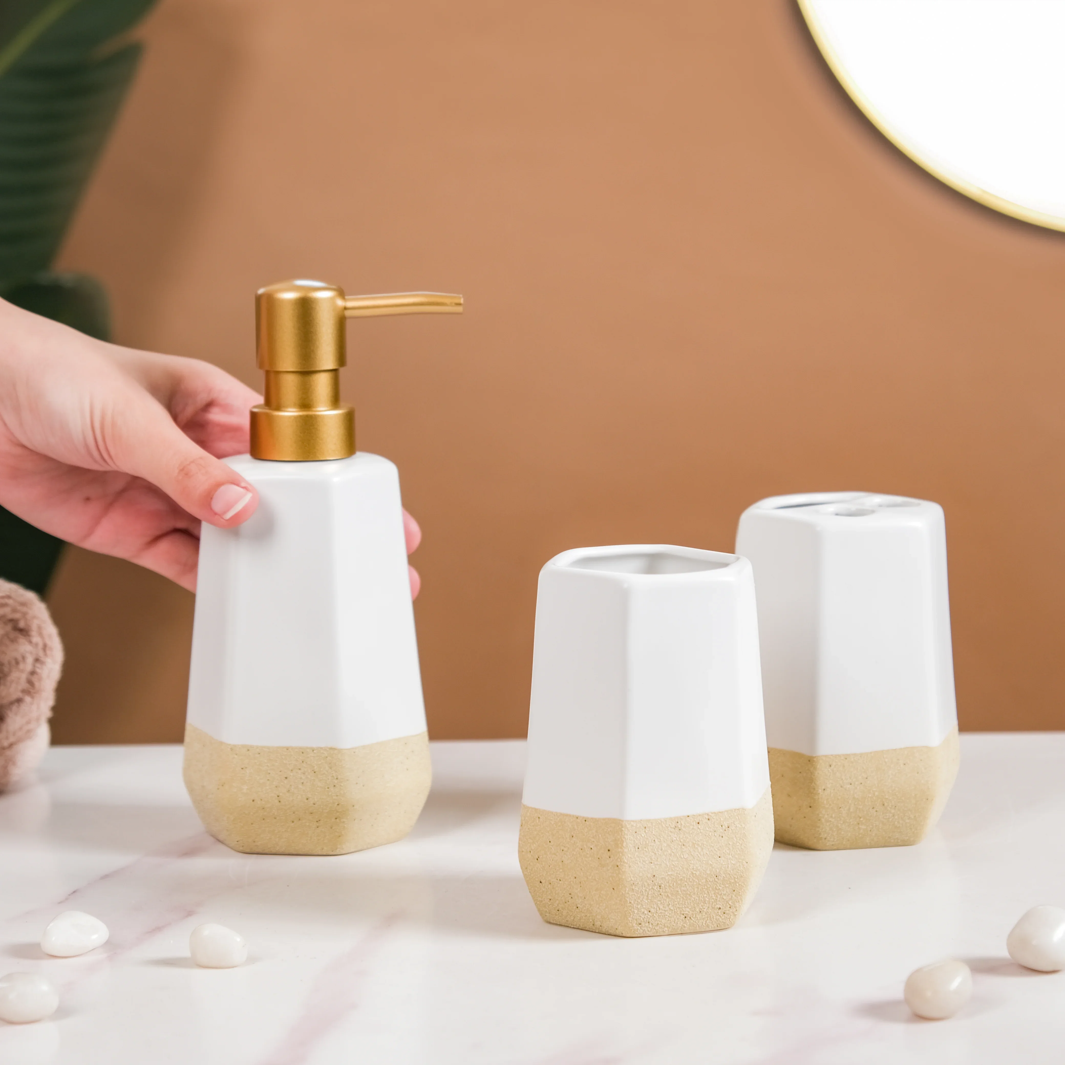 Modern Bathroom Accessories Set Of 3 - Image 2