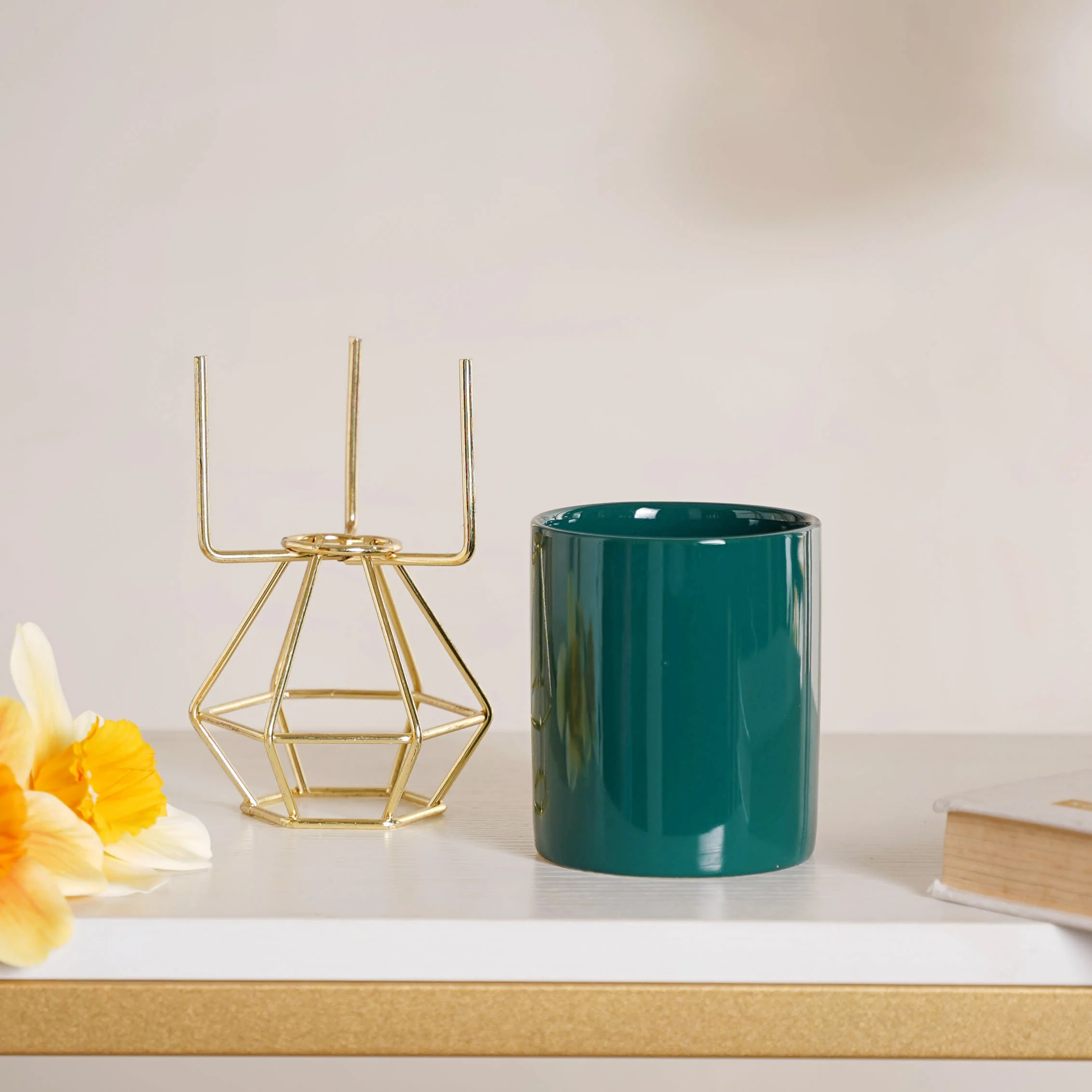 Modern Cylindrical Pot - Image 2