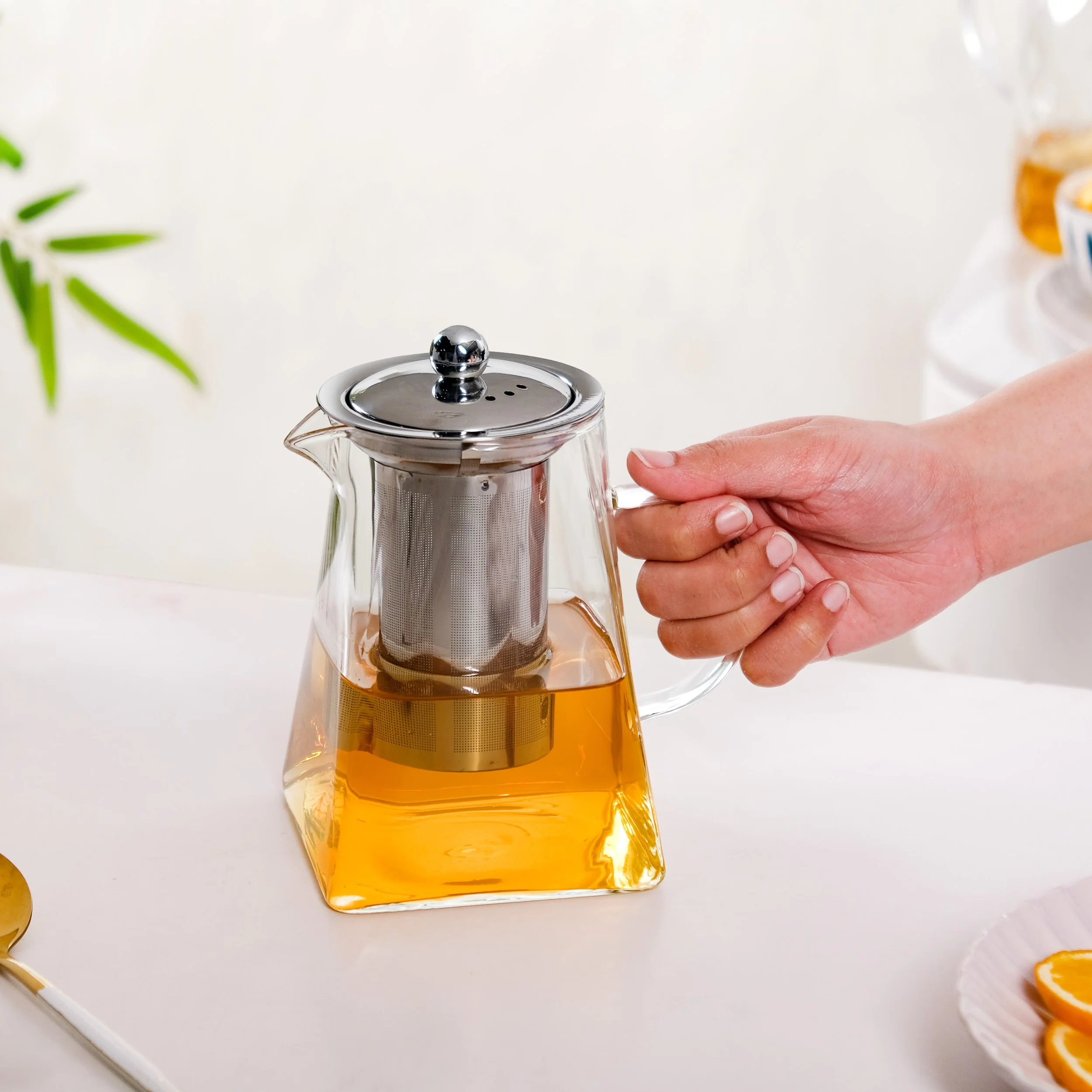 Modern Flame Safe Glass Kettle With Strainer 850ml - Image 2