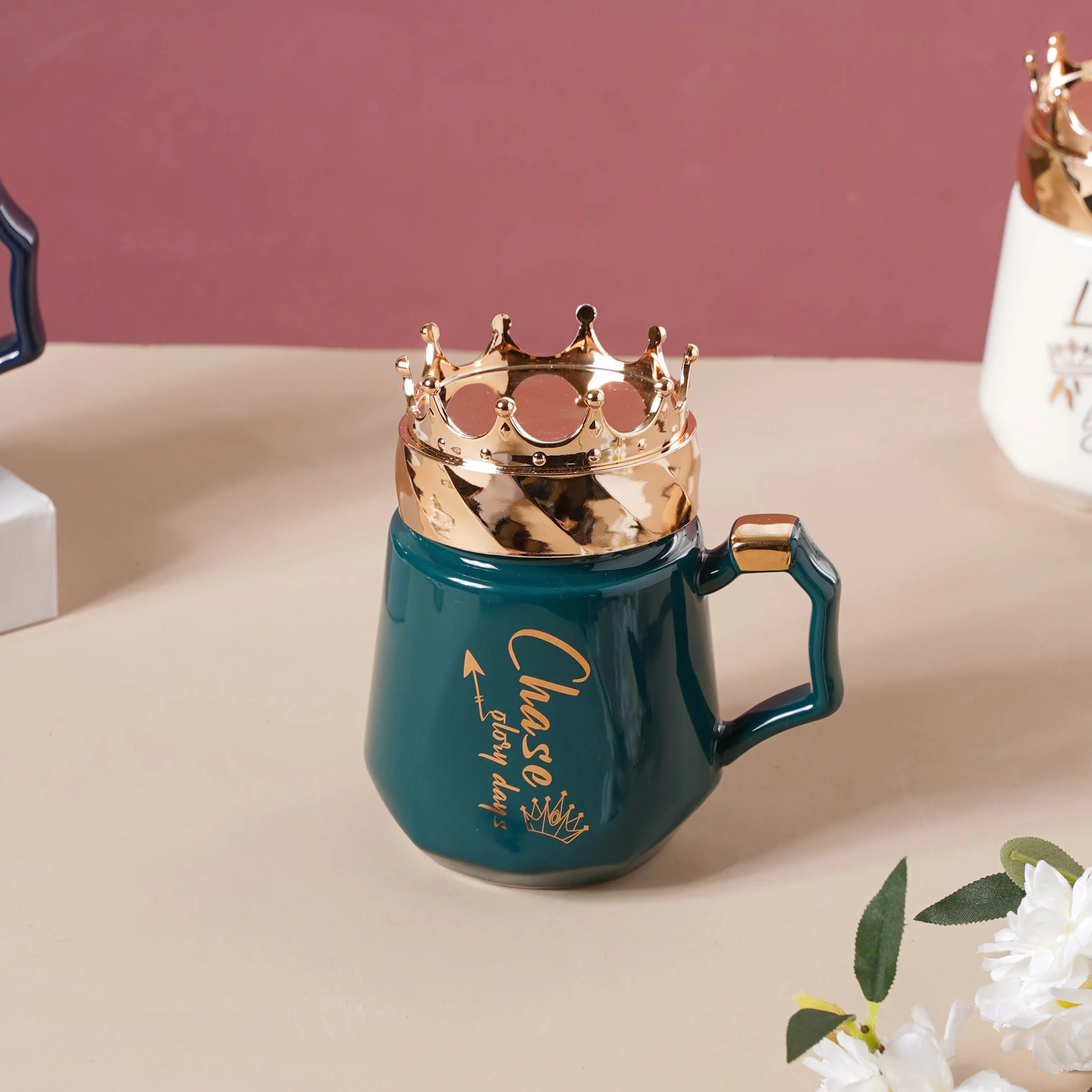 Mug With A Crown Lid - Image 2