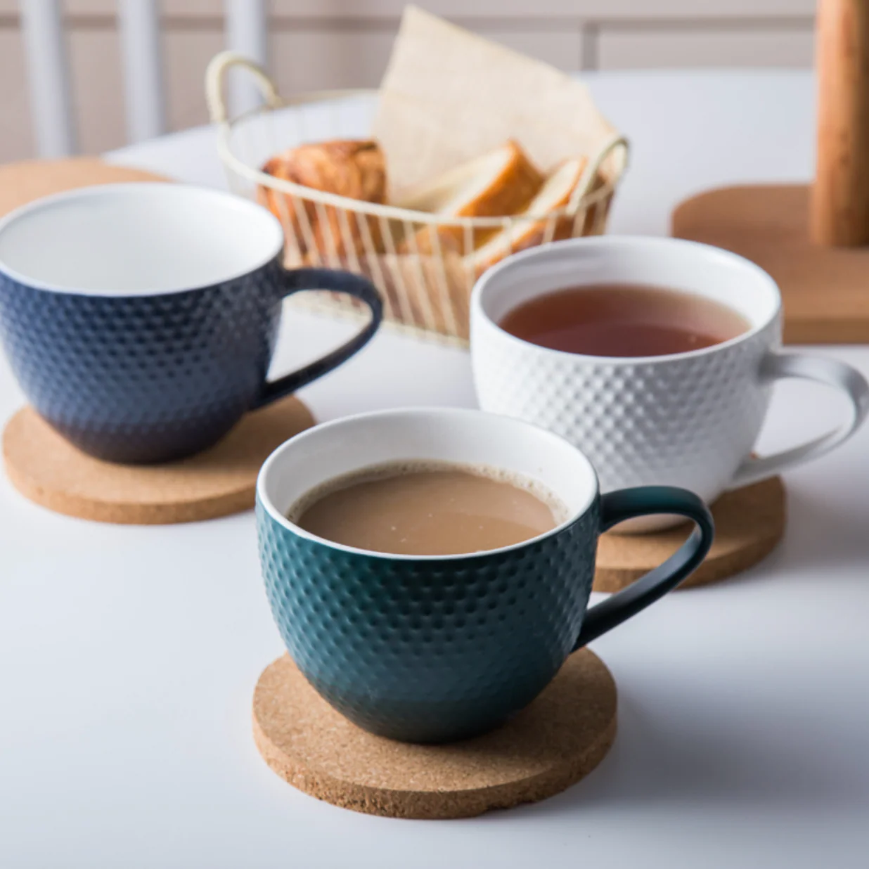MAGNIFIQUE textured mug with coaster - Green - Image 3
