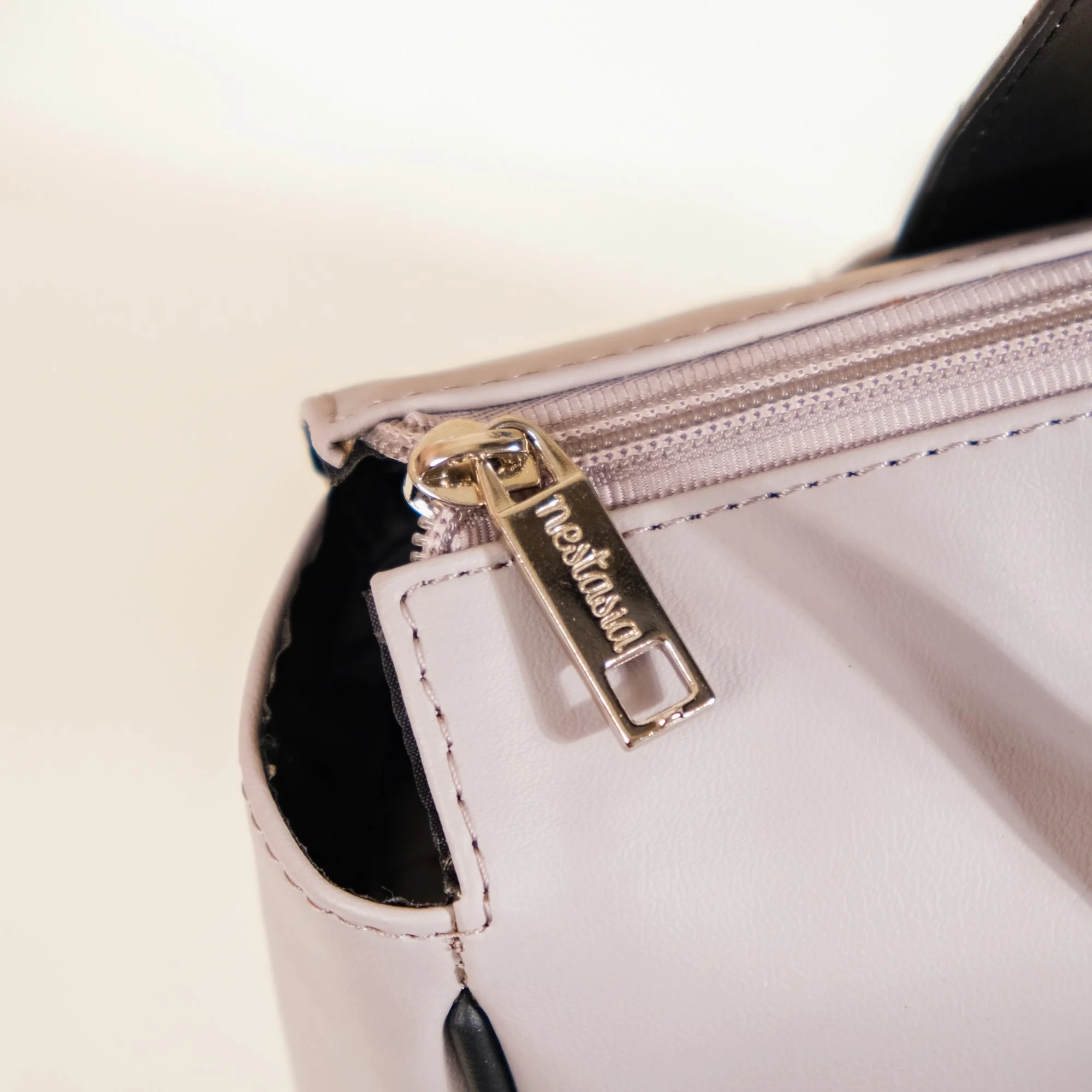 Multipurpose 2-Way Backpack And Handbag - Image 19