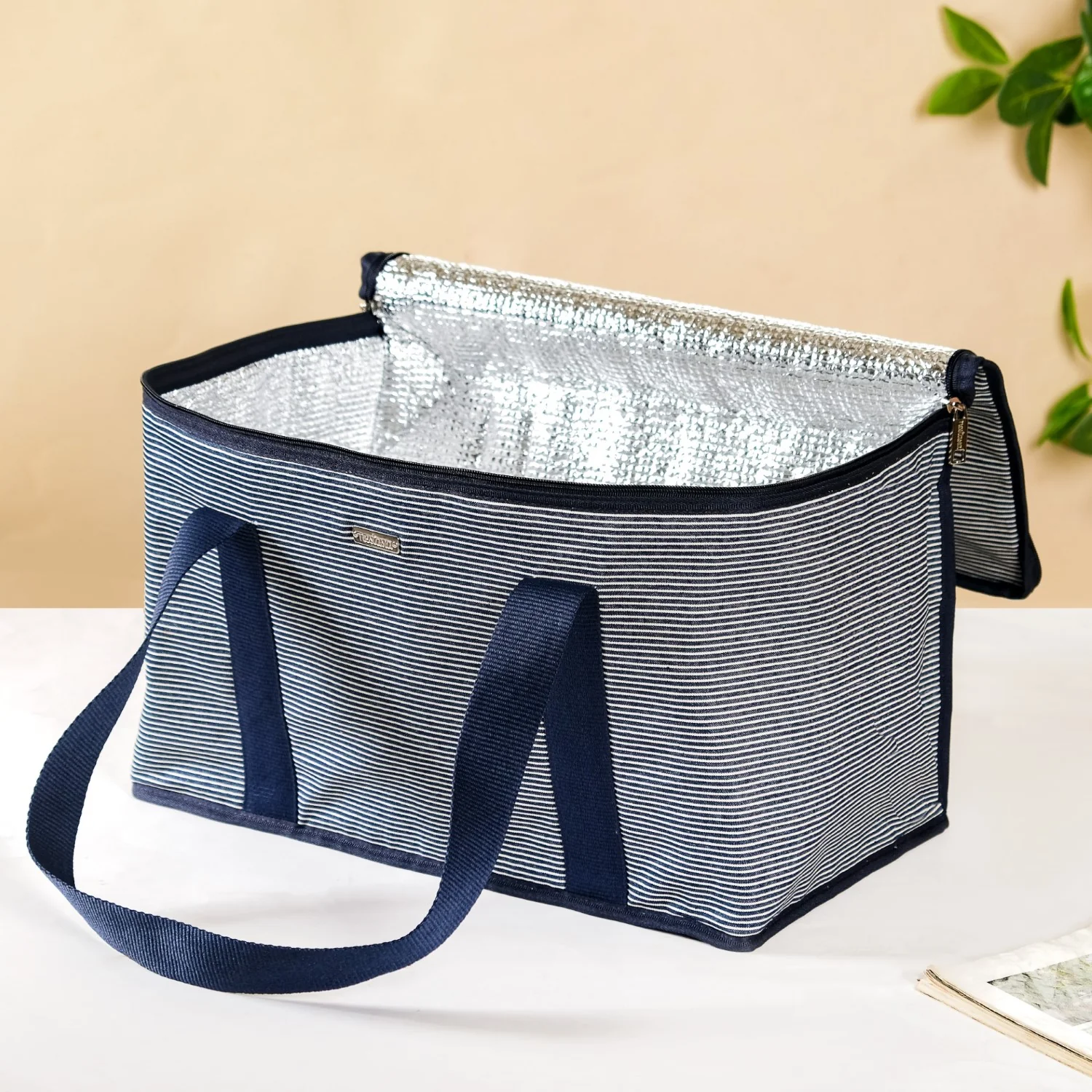 Navy Blue Striped Insulated Food Picnic Bag 30 L - Image 9