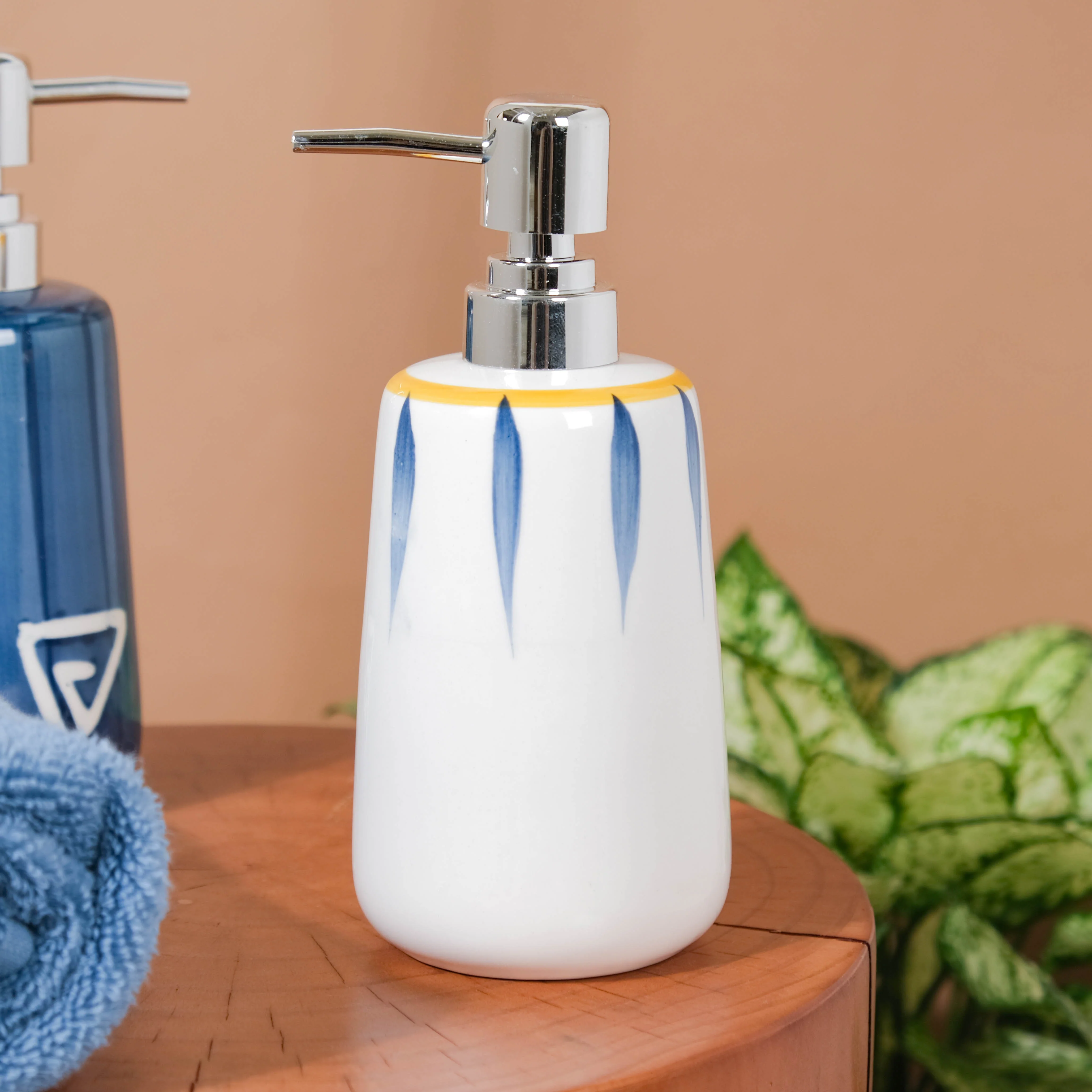 Nitori Hand Painted Ceramic Dispenser 450ml - Image 6