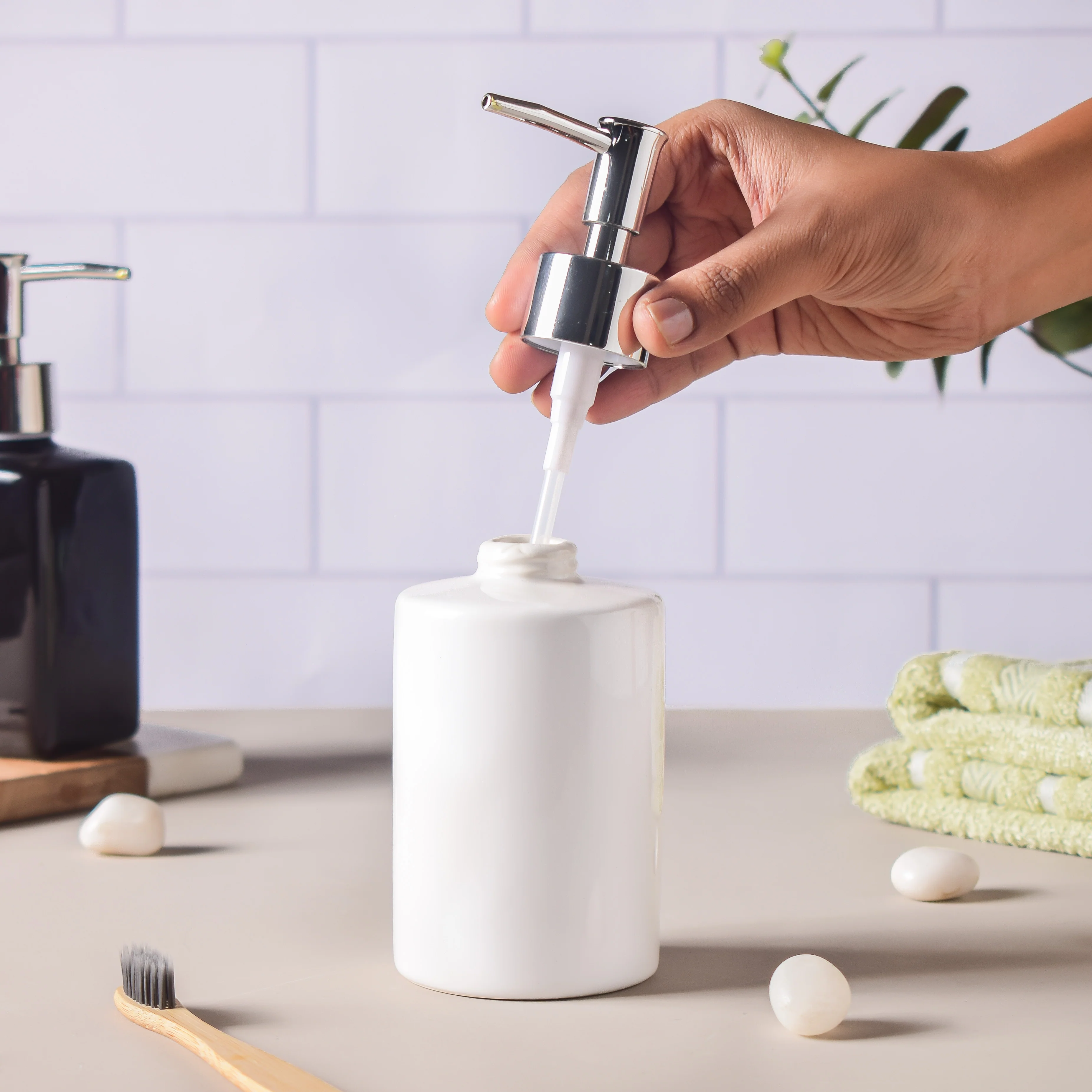 Noelle White Dispenser 250ml - Image 2