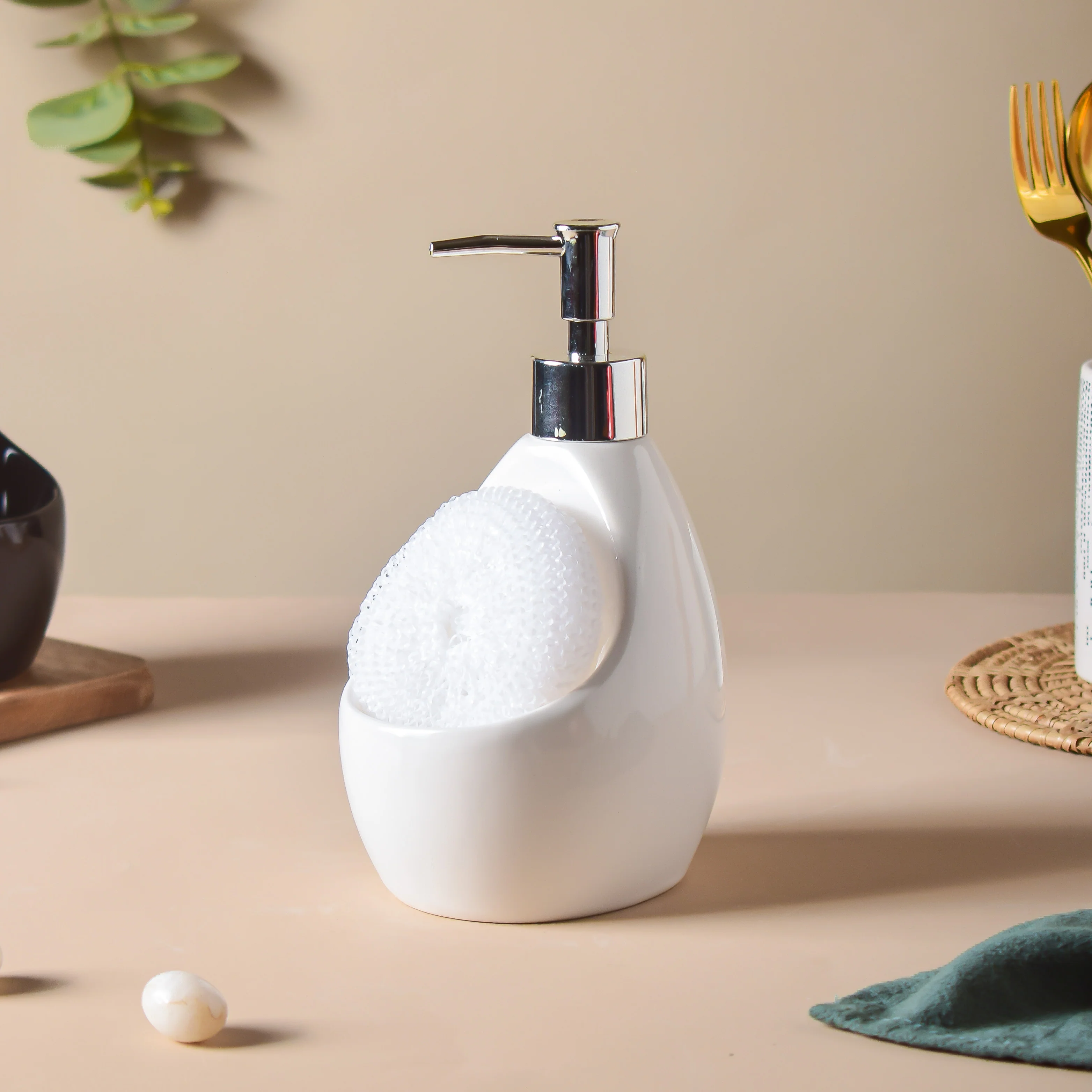 Noelle White Dispenser With Scrubber 450ml - Image 6