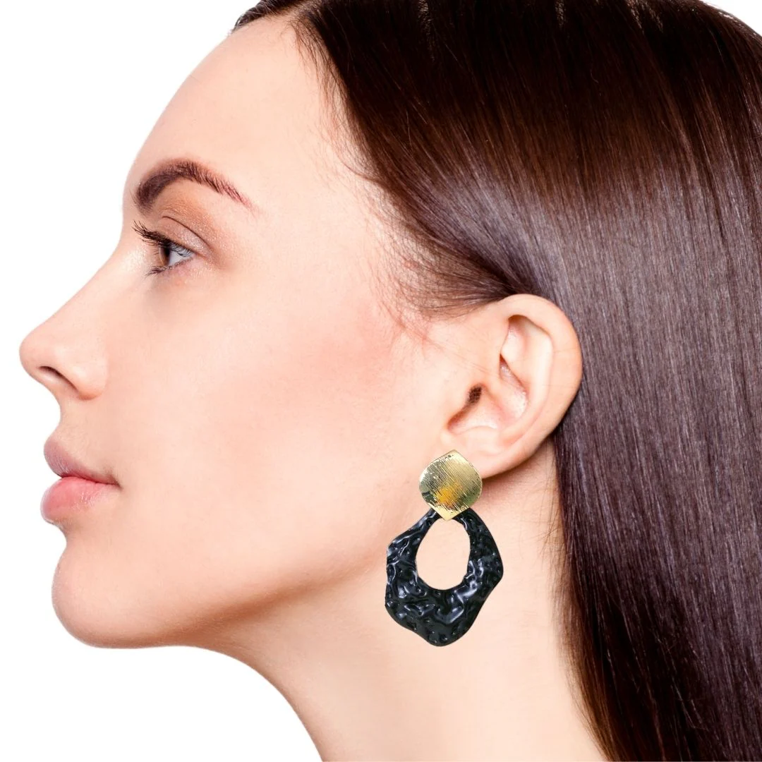 Onyx Hammered Gold Danglers - Image 5