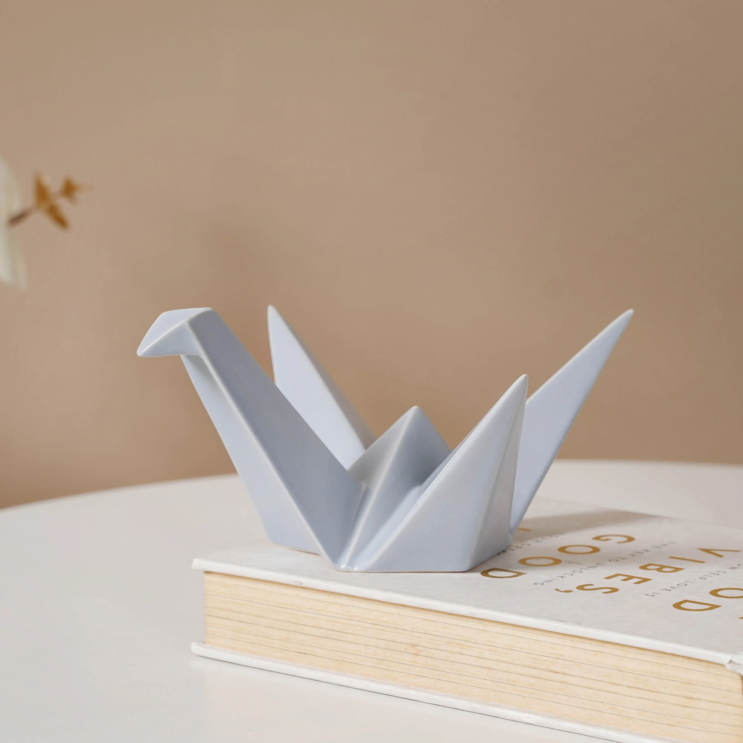 Origami Swan Decor - Image 4
