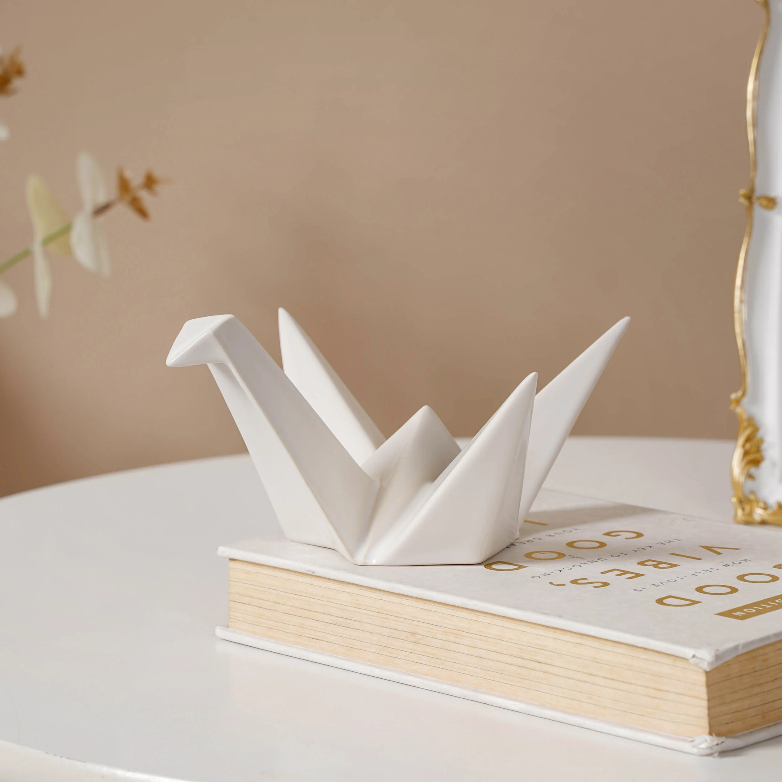 Origami Swan Decor - Image 5