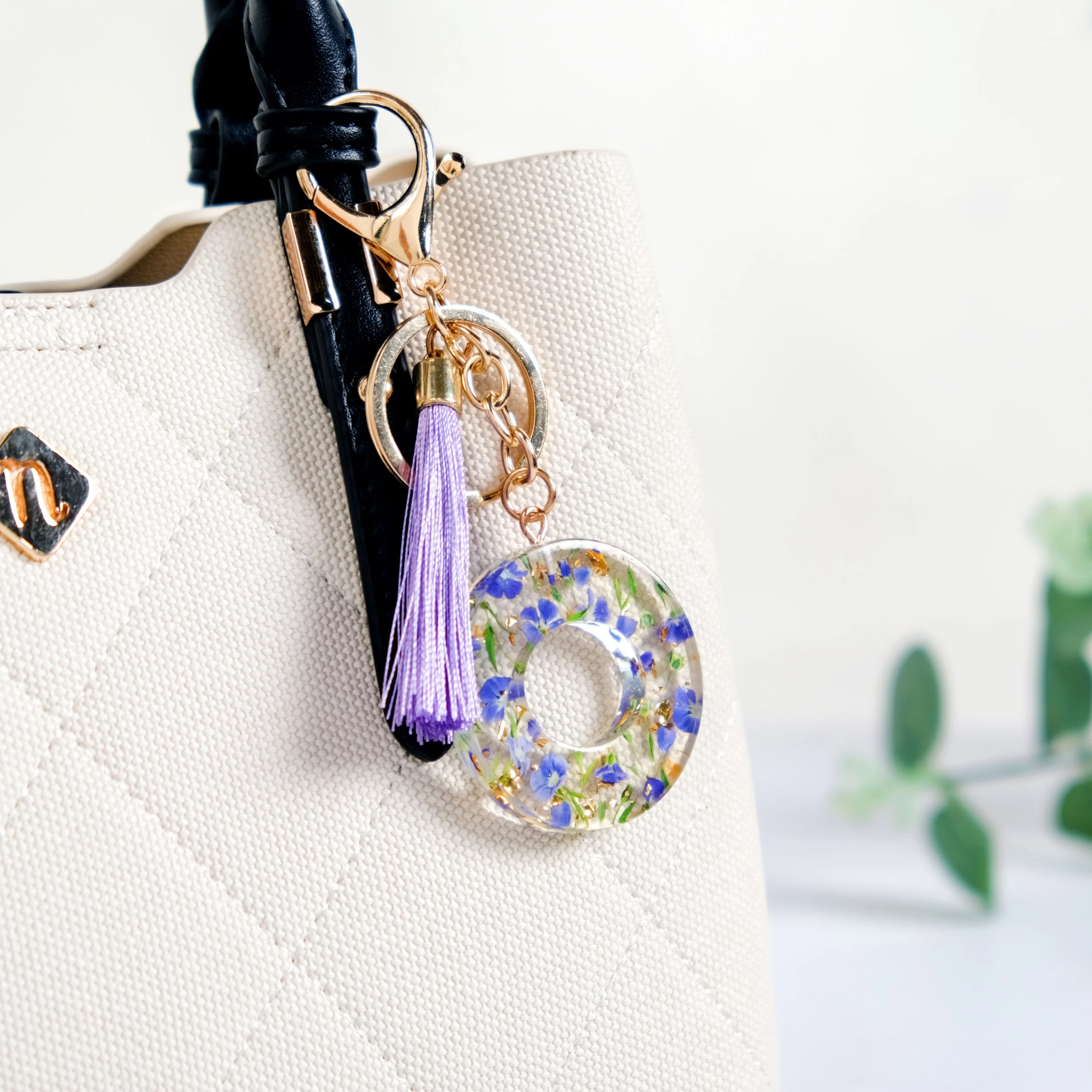 Ornate O Lavender Forget Me Not Keychain - Image 3