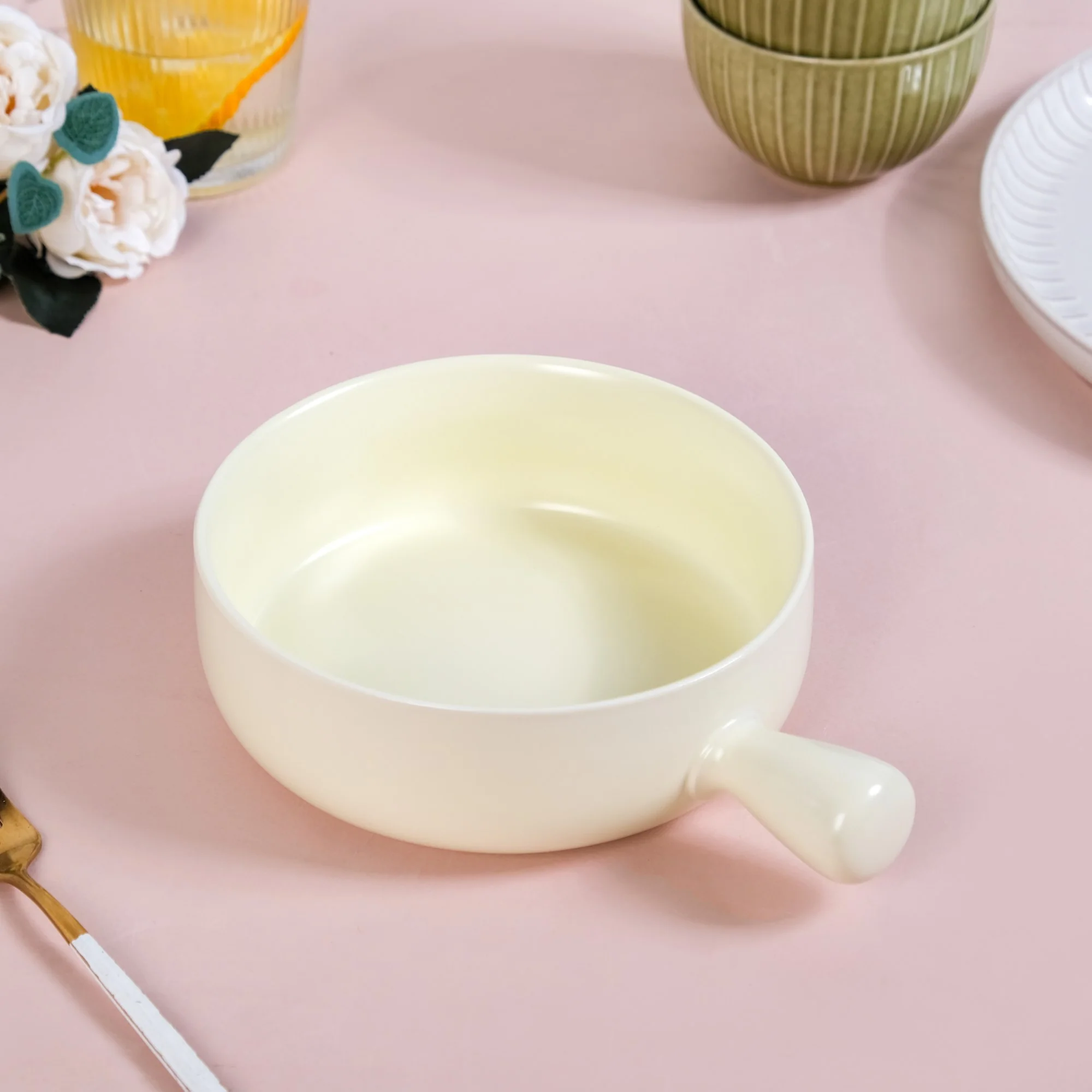 Pastel Yellow Bowl With Handle For Baking And Serving 700ml - Image 2