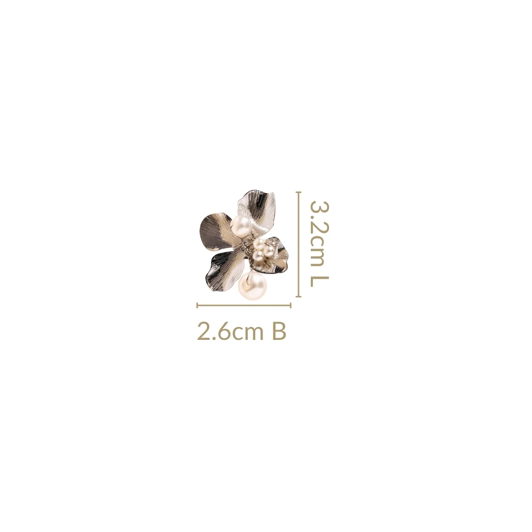 Pearl Flora Abstract Studs Silver - Image 3