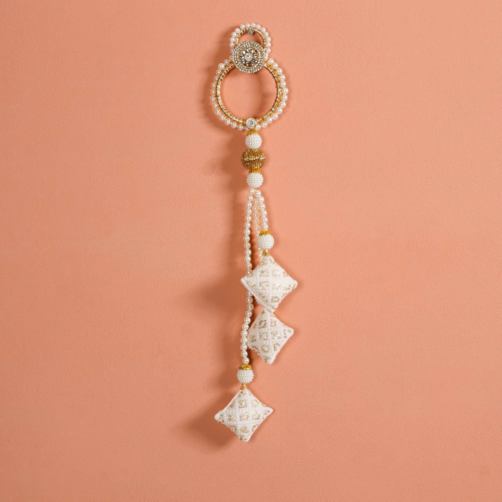 Pearl Toran and Door Hanging Set of 3 Off-White - Image 10