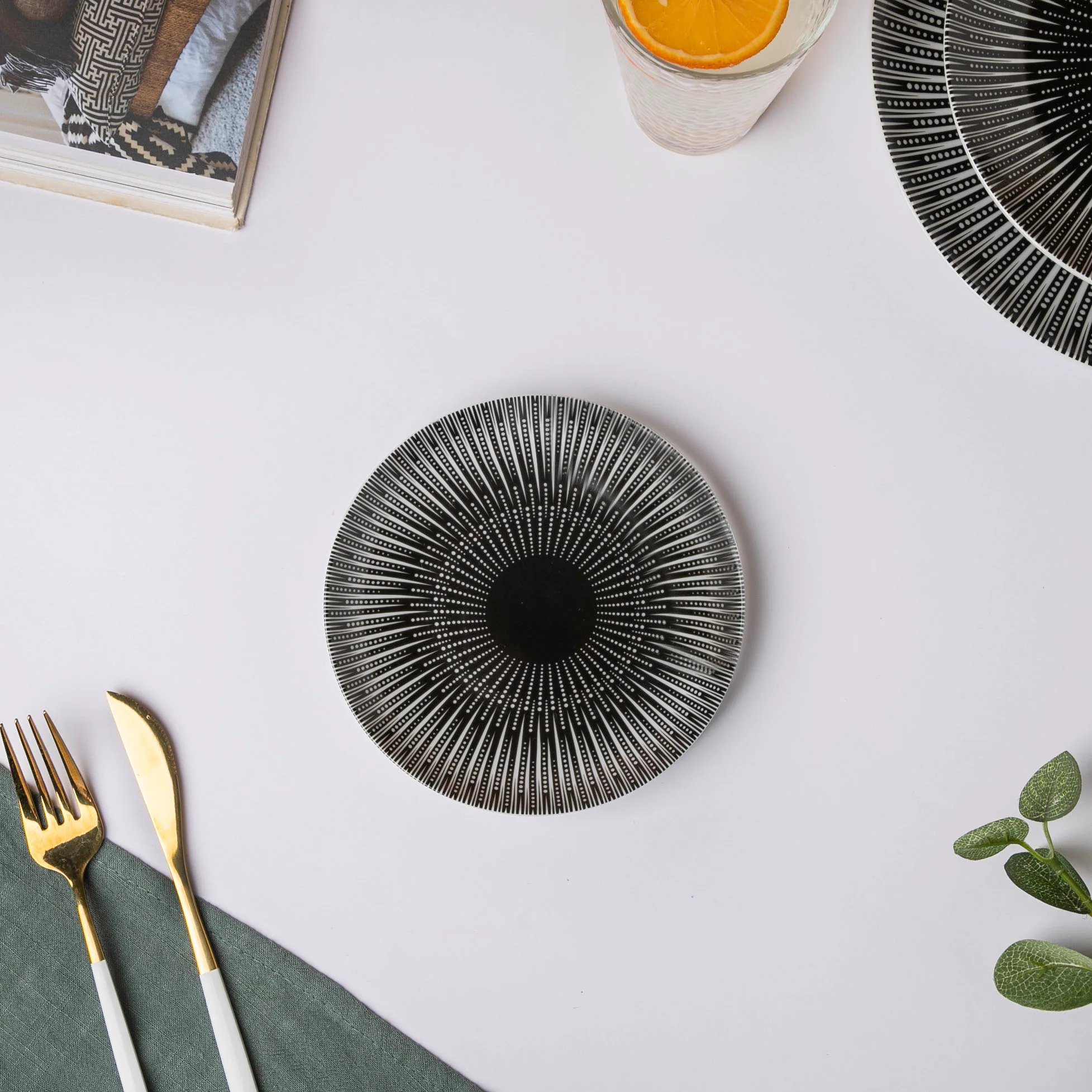 Philocaly Linear Patterned Ceramic Dessert Plate Black 6 Inch - Image 2