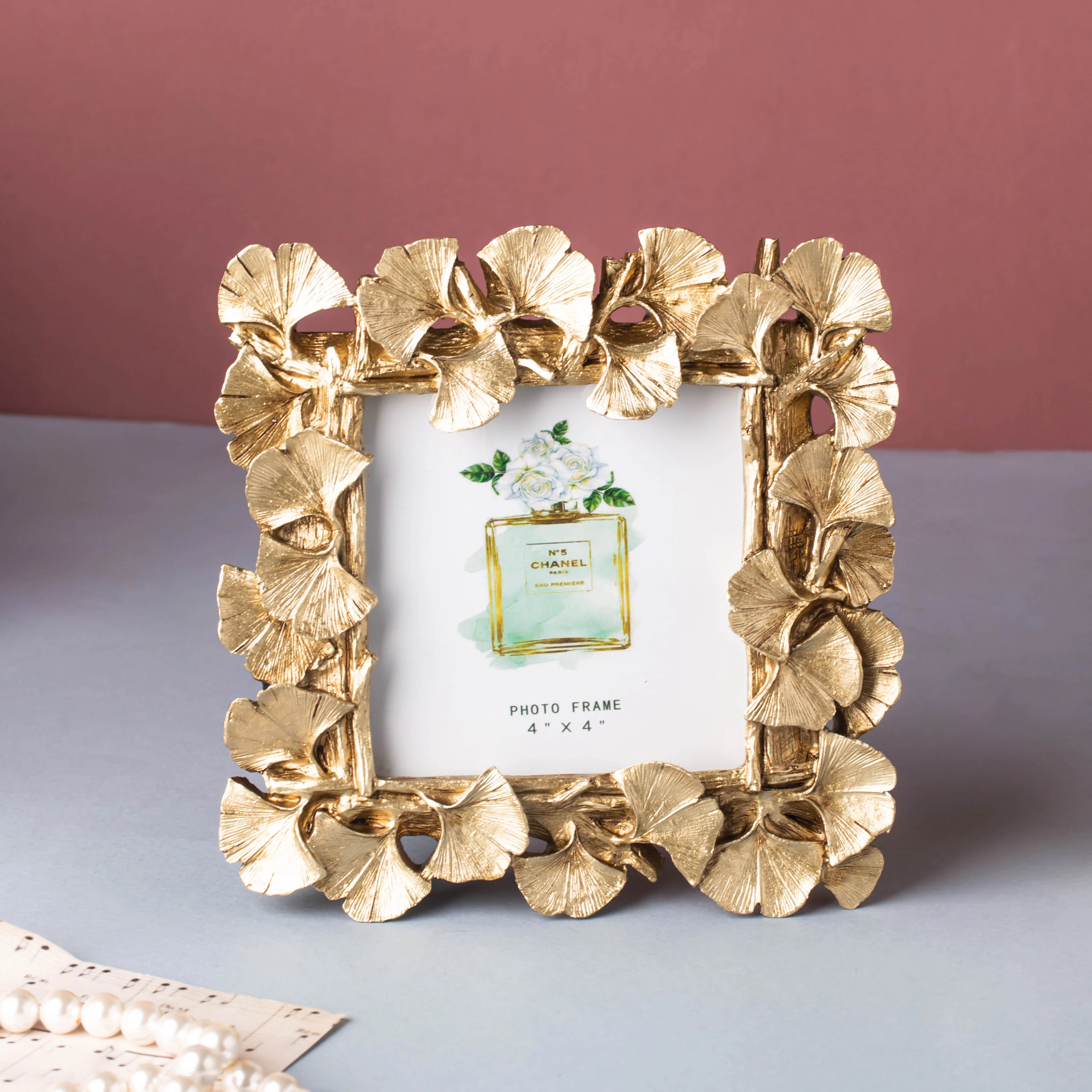 MAGNIFIQUE Leaf Photo Frame - Gold (S) - Image 11