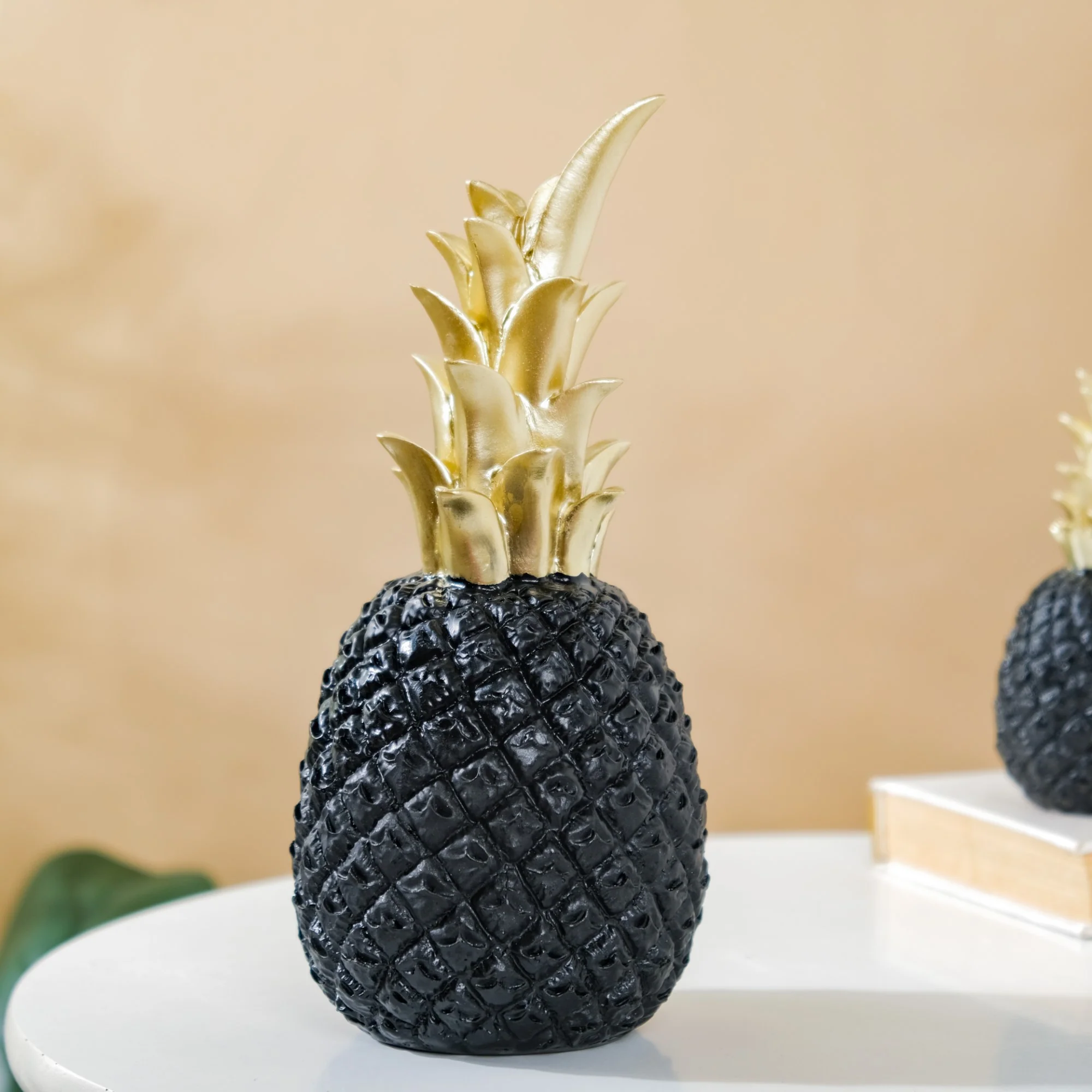Pineapple Decor Black Large - Image 3