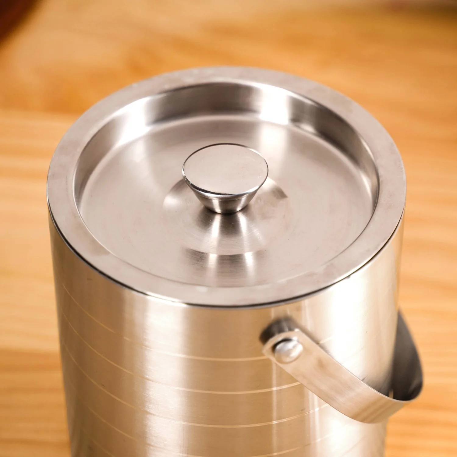 Pinstripe Stainless Steel Ice Bucket With Tongs 2000ml - Image 6