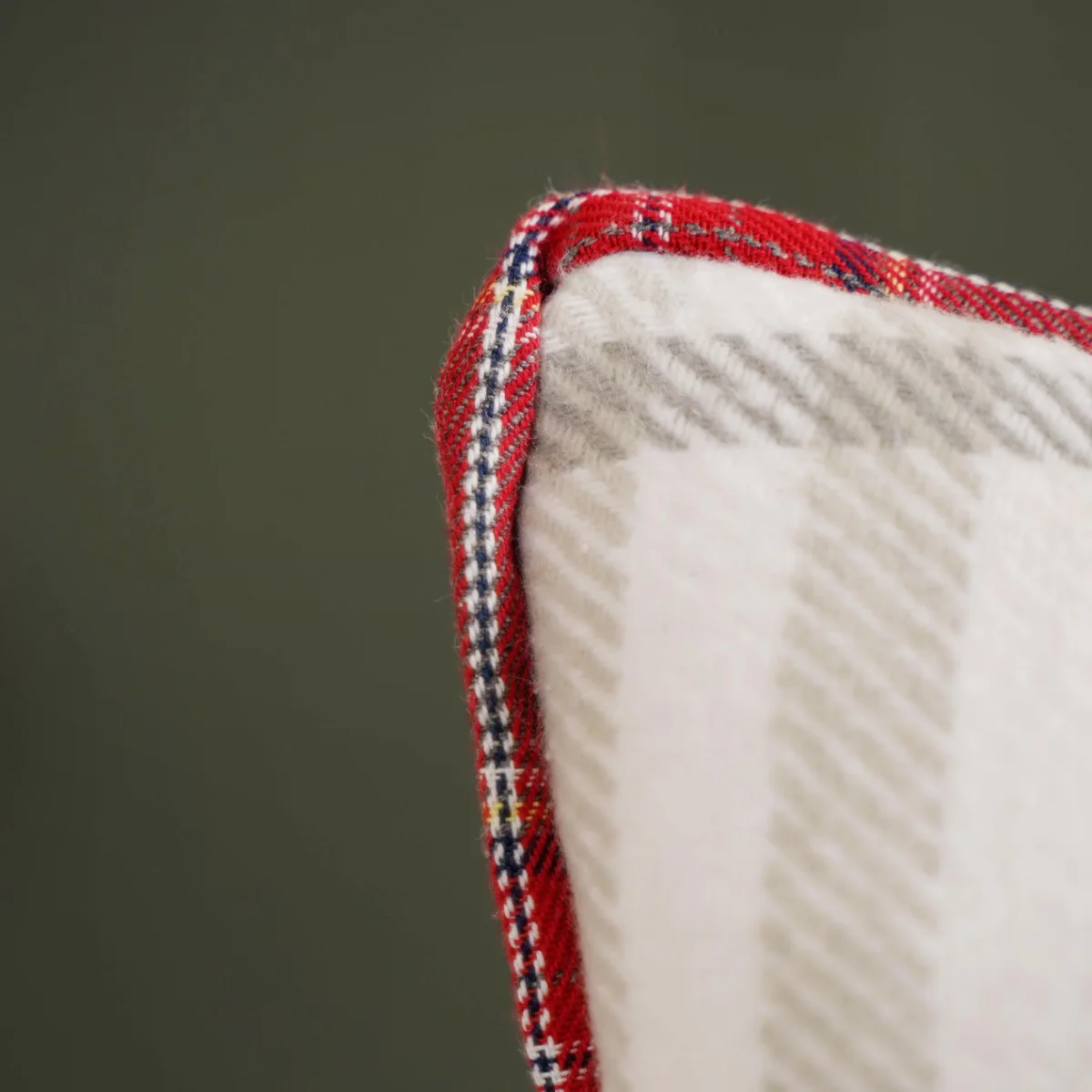 Christmas Heart Plaid Cushion Cover 16x16 Inch - Image 7