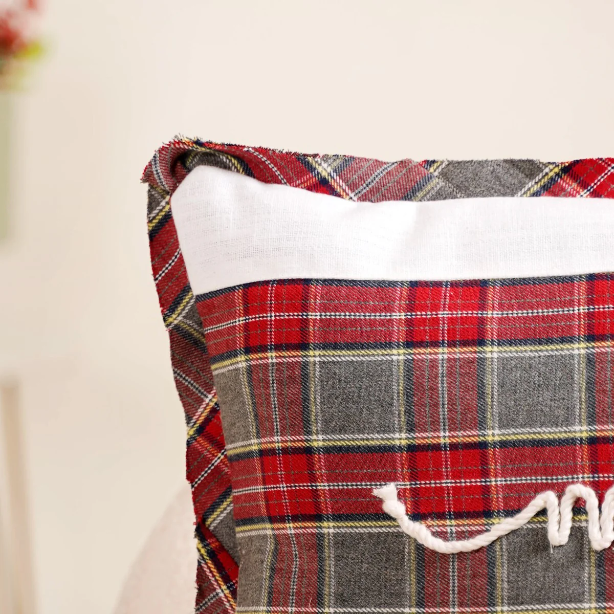 Plaid Merry Christmas Cushion Cover 20x14 Inch - Image 9