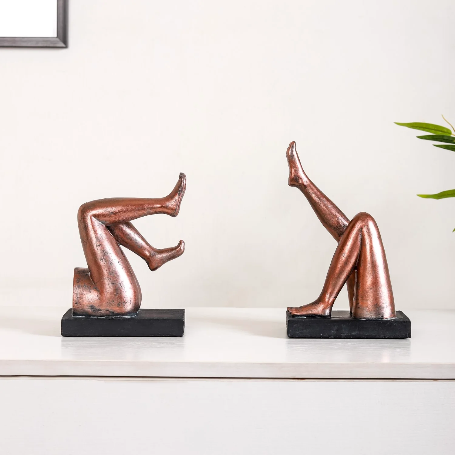 Pop Culture Retro Upturned Legs Bookends - Image 6
