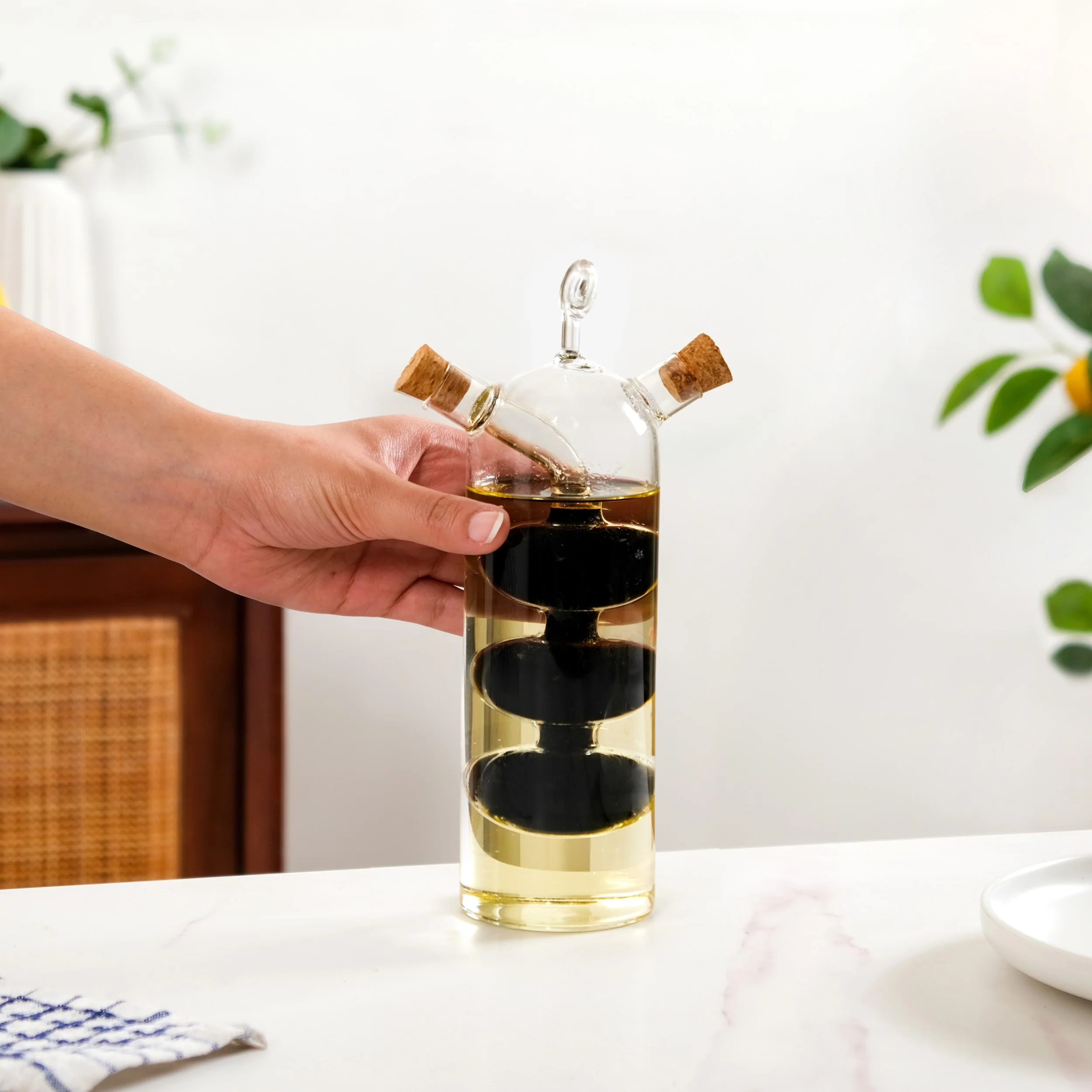 Borosilicate Cruet Bottle For Olive Oil And Balsamic Vinegar - Image 2