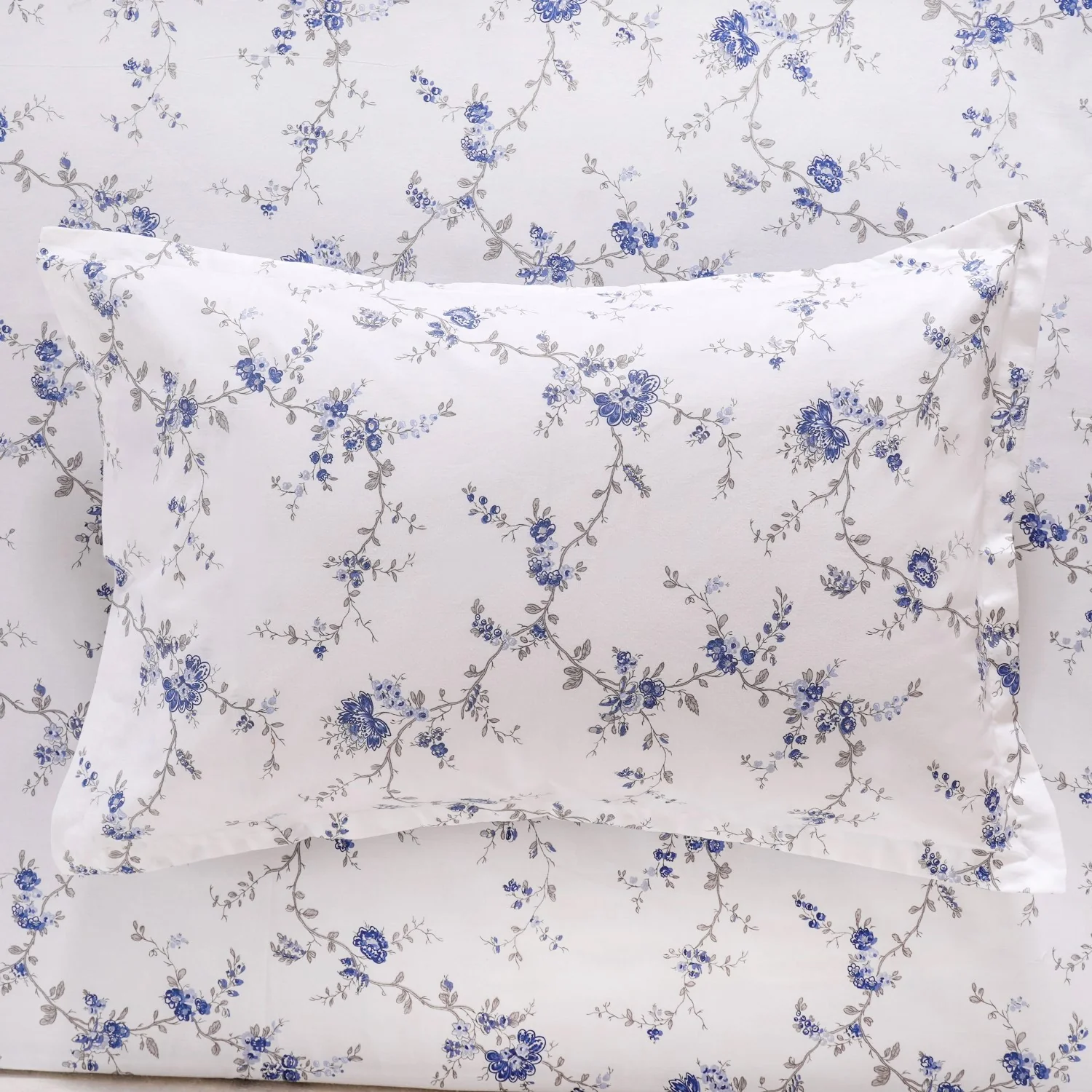 Pure Cotton Floral Bedding Set Blue 180 TC King Size 275x275 cm - Image 3