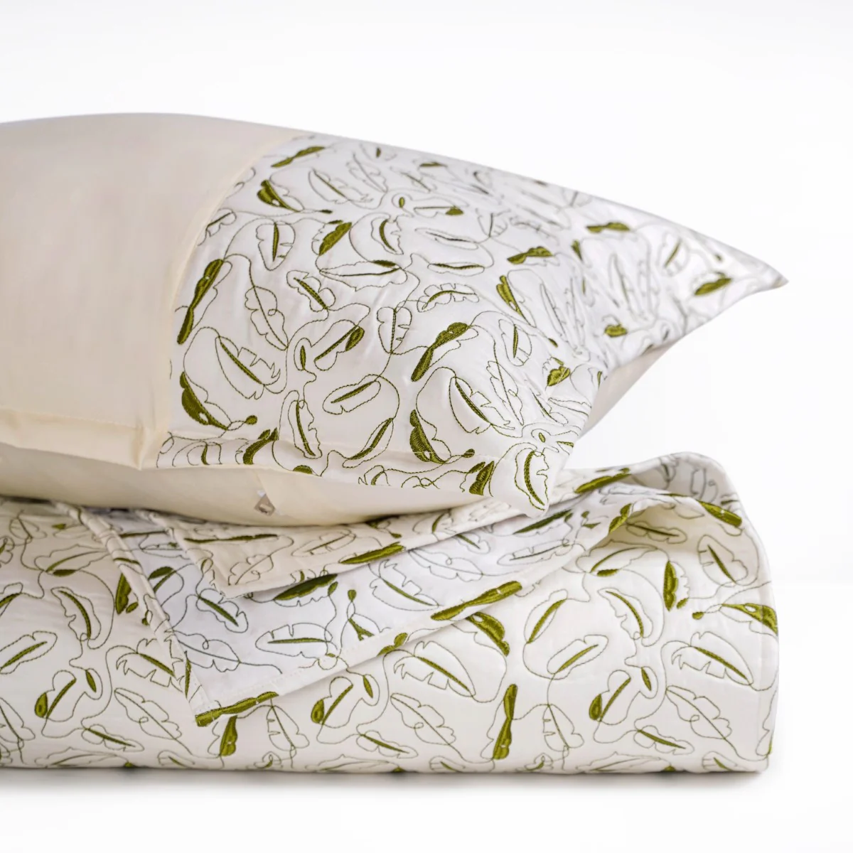 Quilted King Size Bed Cover Off-White - Image 10