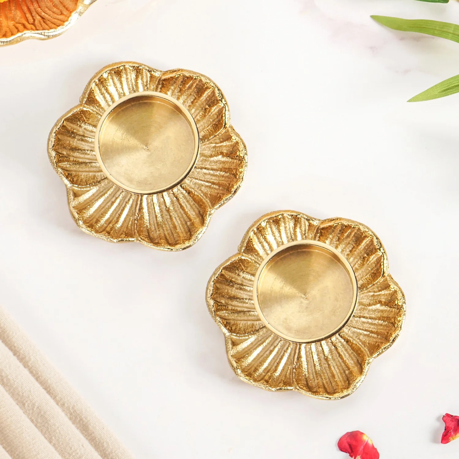 Radiant Bloom Aluminium Tealight Holder Set Of 2 In Festive Gift Box - Image 9