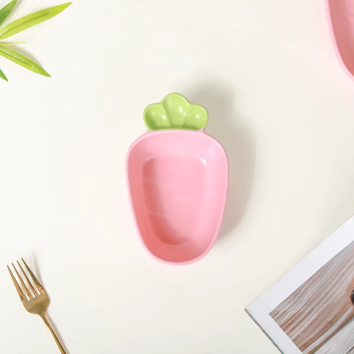 Radish Ceramic Snack Dish Pink 300 ml