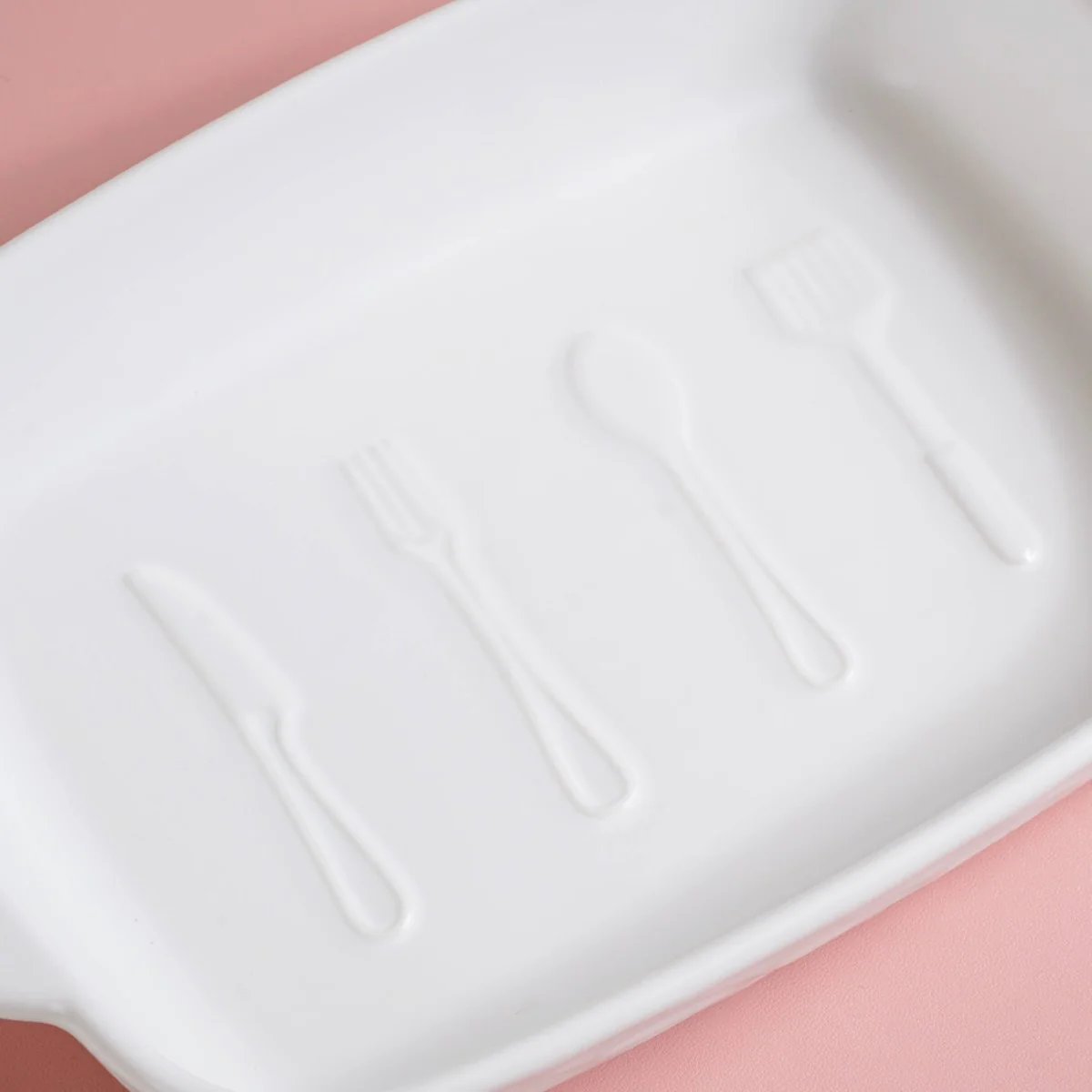 Rectangular Ceramic Baking Dish With Handle White 650 ml - Image 13