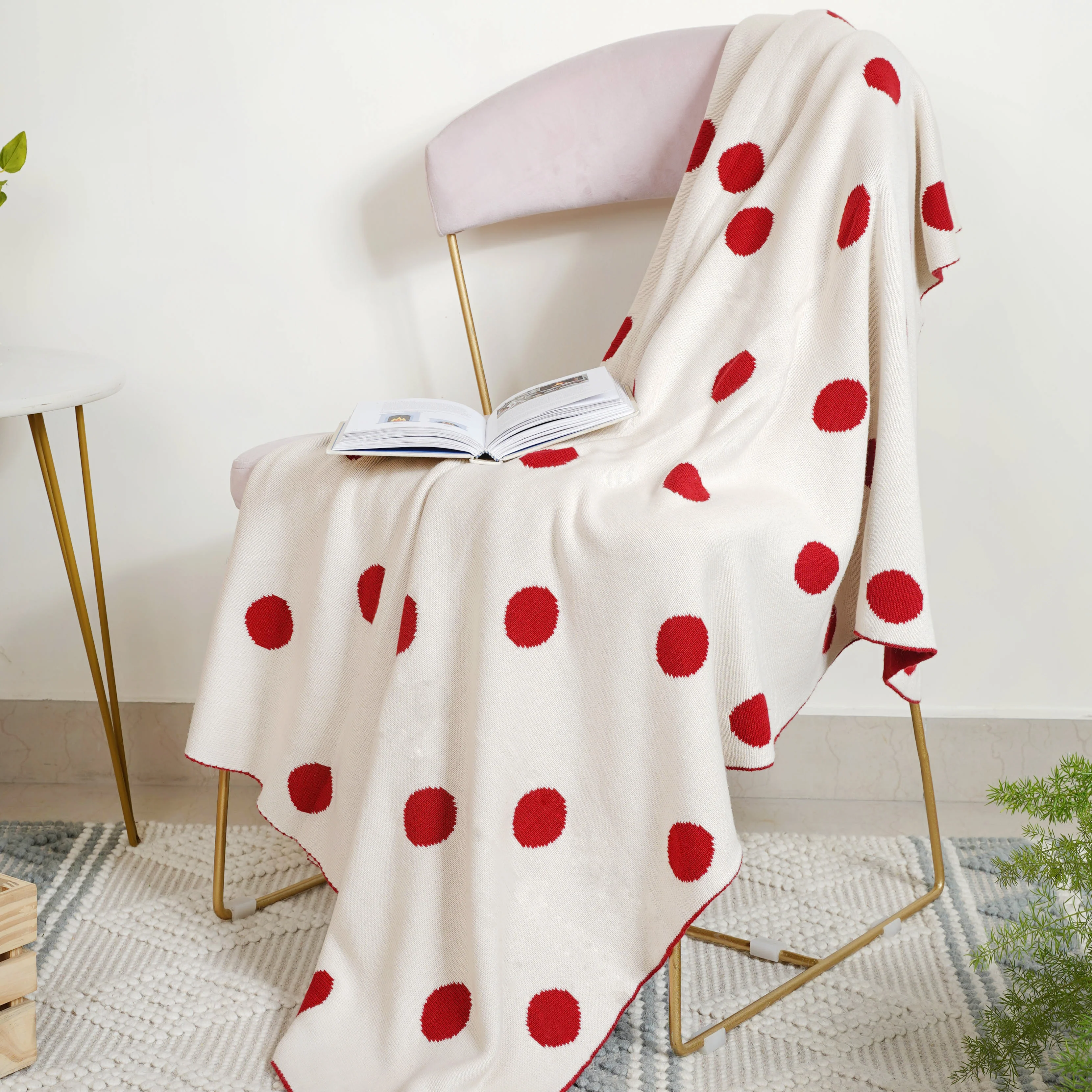 Red Throw - Image 7