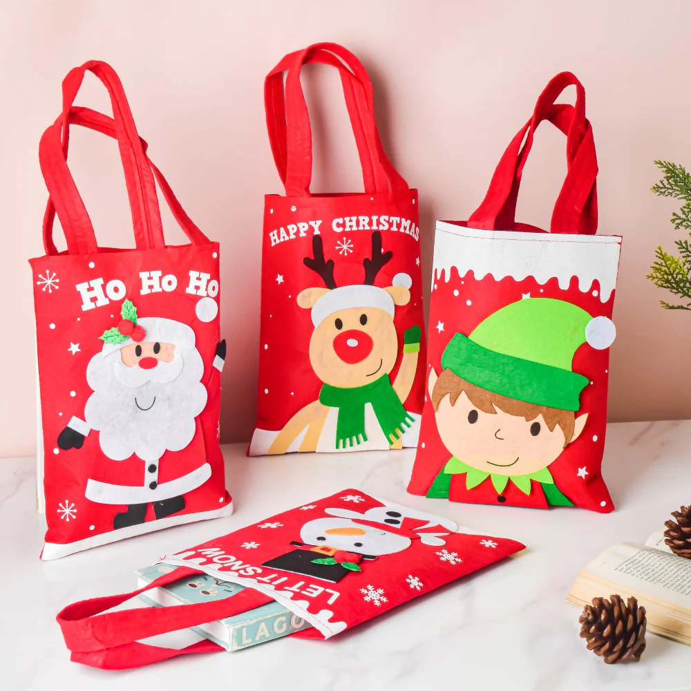 Reindeer Christmas Gift Bag Red 10.5 Inch - Image 7