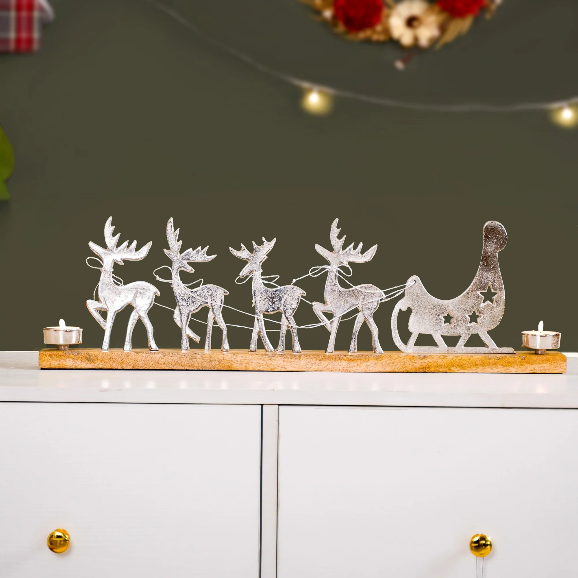 Reindeer Sleigh Showpiece With Tealight Holders - Image 4