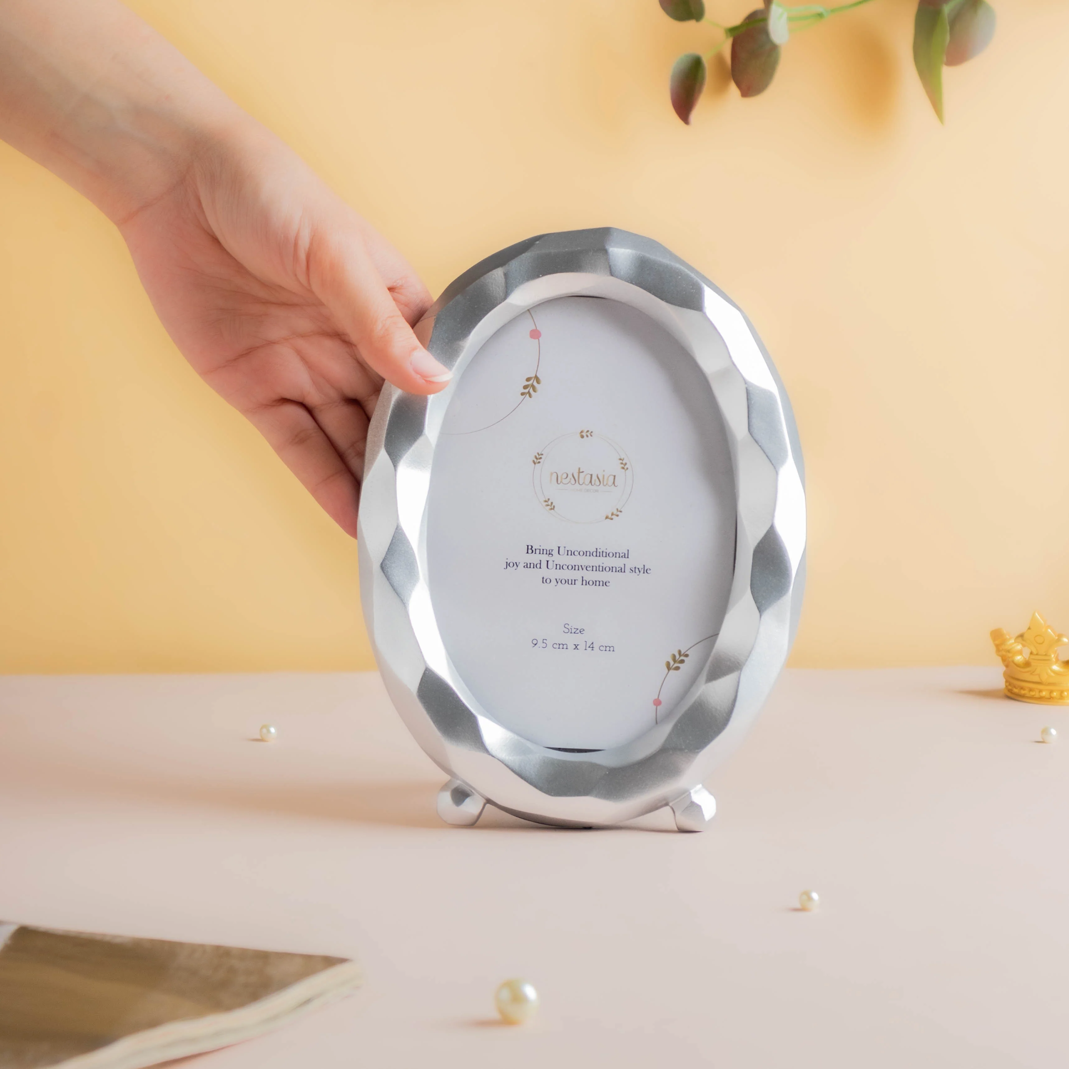 Retro Oval Photo Frame - Image 2