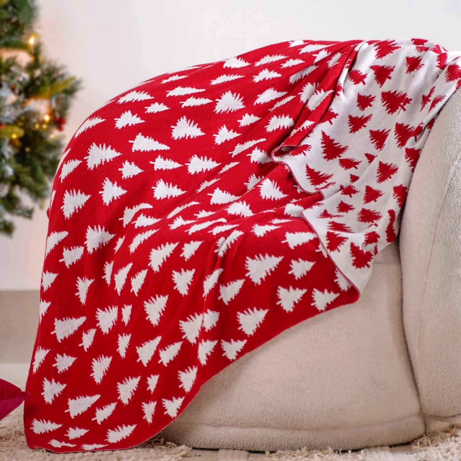 Reversible Style Christmas Tree Throw Blanket Red - Image 7